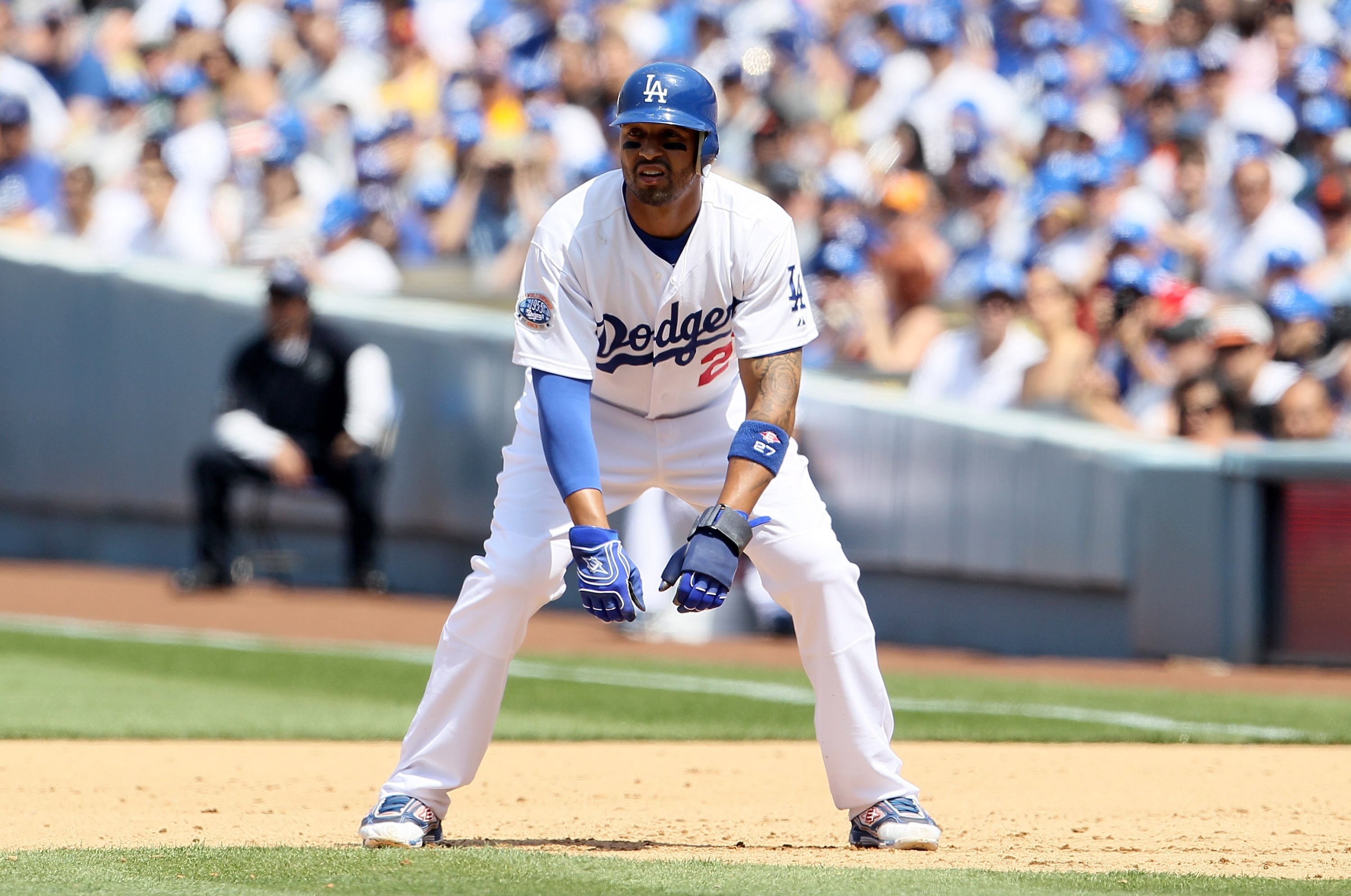 LOS ANGELES, CA - APRIL 18:  Matt Kemp #27 of the Los Angeles Dodgers leads off of first base against the San Francisco Giants at Dodger Stadium on April 18, 2010 in Los Angeles, California.  (Photo by Jeff Gross/Getty Images)