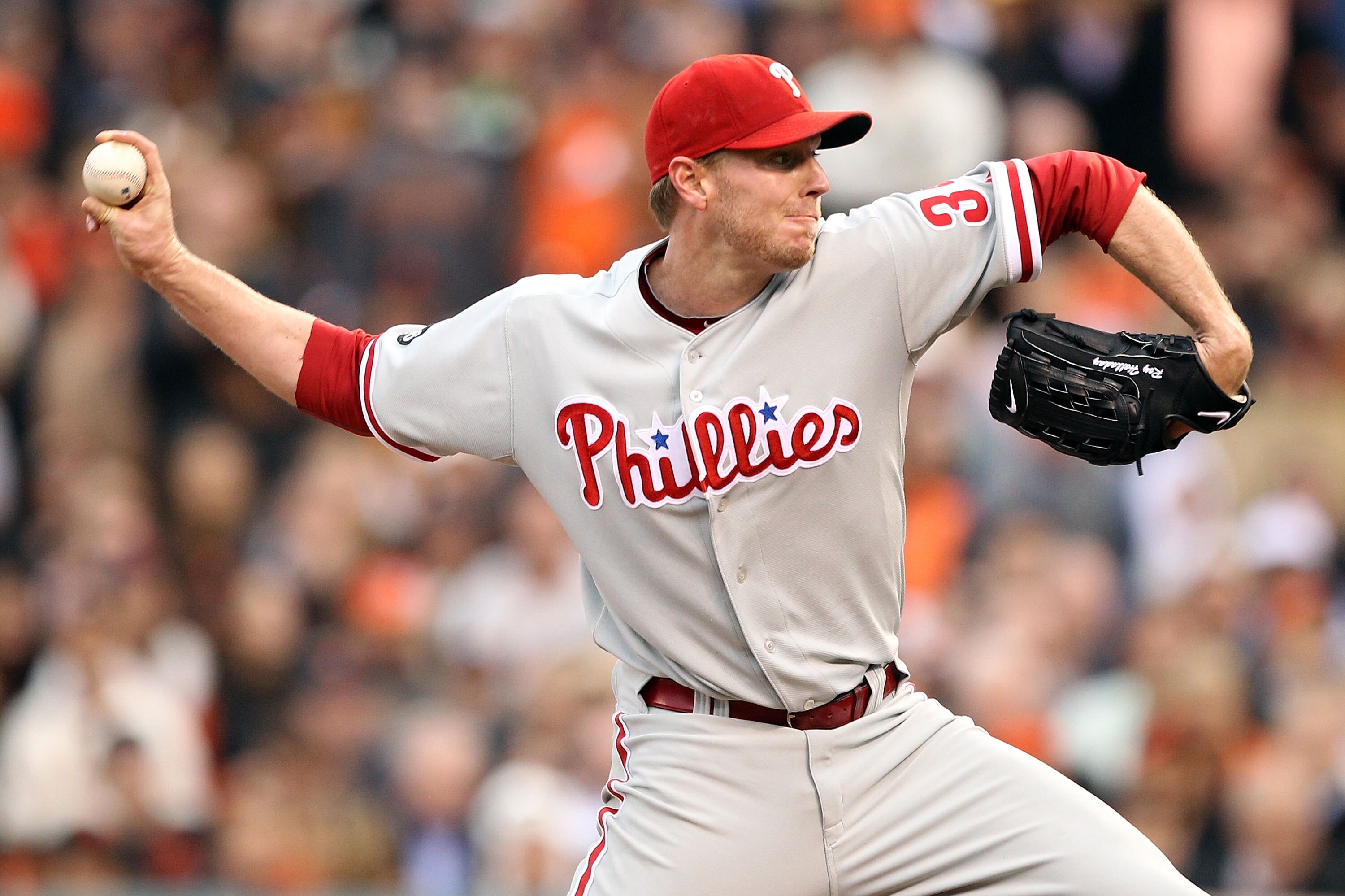 SAN FRANCISCO - OCTOBER 21:  Roy Halladay #34 of the Philadelphia Phillies throws a pitch against the San Francisco Giants in Game Five of the NLCS during the 2010 MLB Playoffs at AT&T Park on October 21, 2010 in San Francisco, California.  (Photo by Ezra