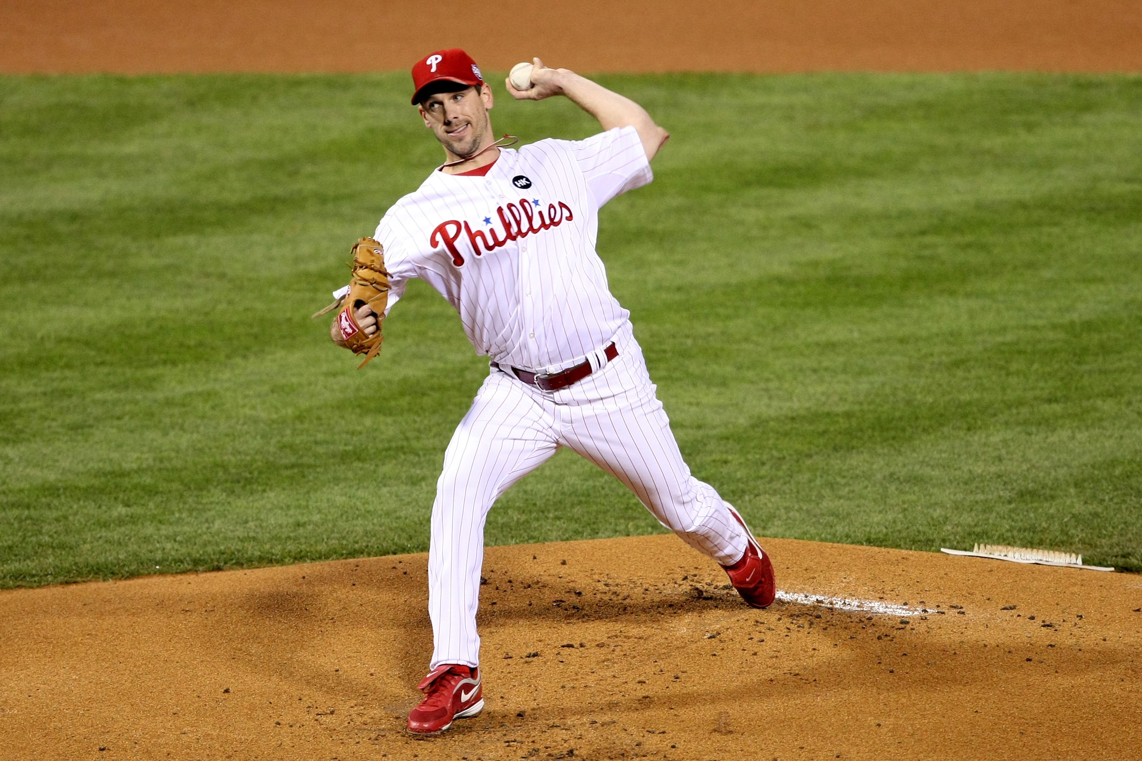 PHILADELPHIA - NOVEMBER 02:  Starting pitcher Cliff Lee #34 of the Philadelphia Phillies throws a pitch against the New York Yankees in Game Five of the 2009 MLB World Series at Citizens Bank Park on November 2, 2009 in Philadelphia, Pennsylvania.  (Photo
