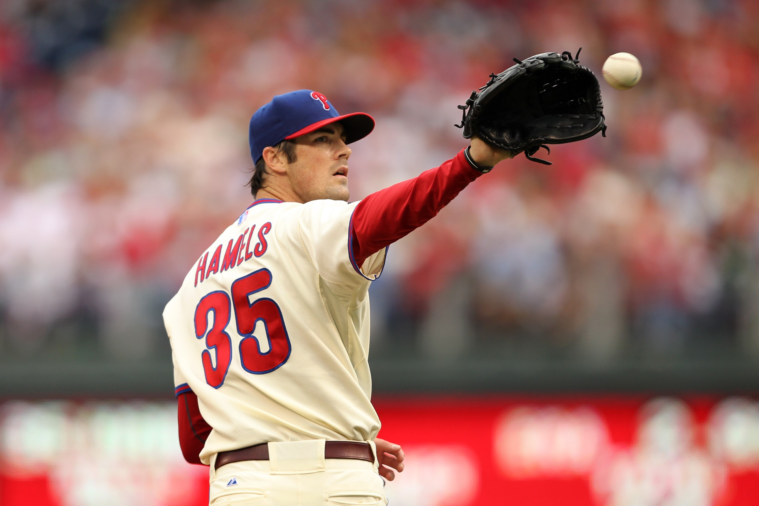 PHILADELPHIA - SEPTEMBER 26: Starting pitcher Cole Hamels #35 of the Philadelphia Phillies catches a throw during a game against the New York Mets at Citizens Bank Park on September 26, 2010 in Philadelphia, Pennsylvania. (Photo by Hunter Martin/Getty Ima