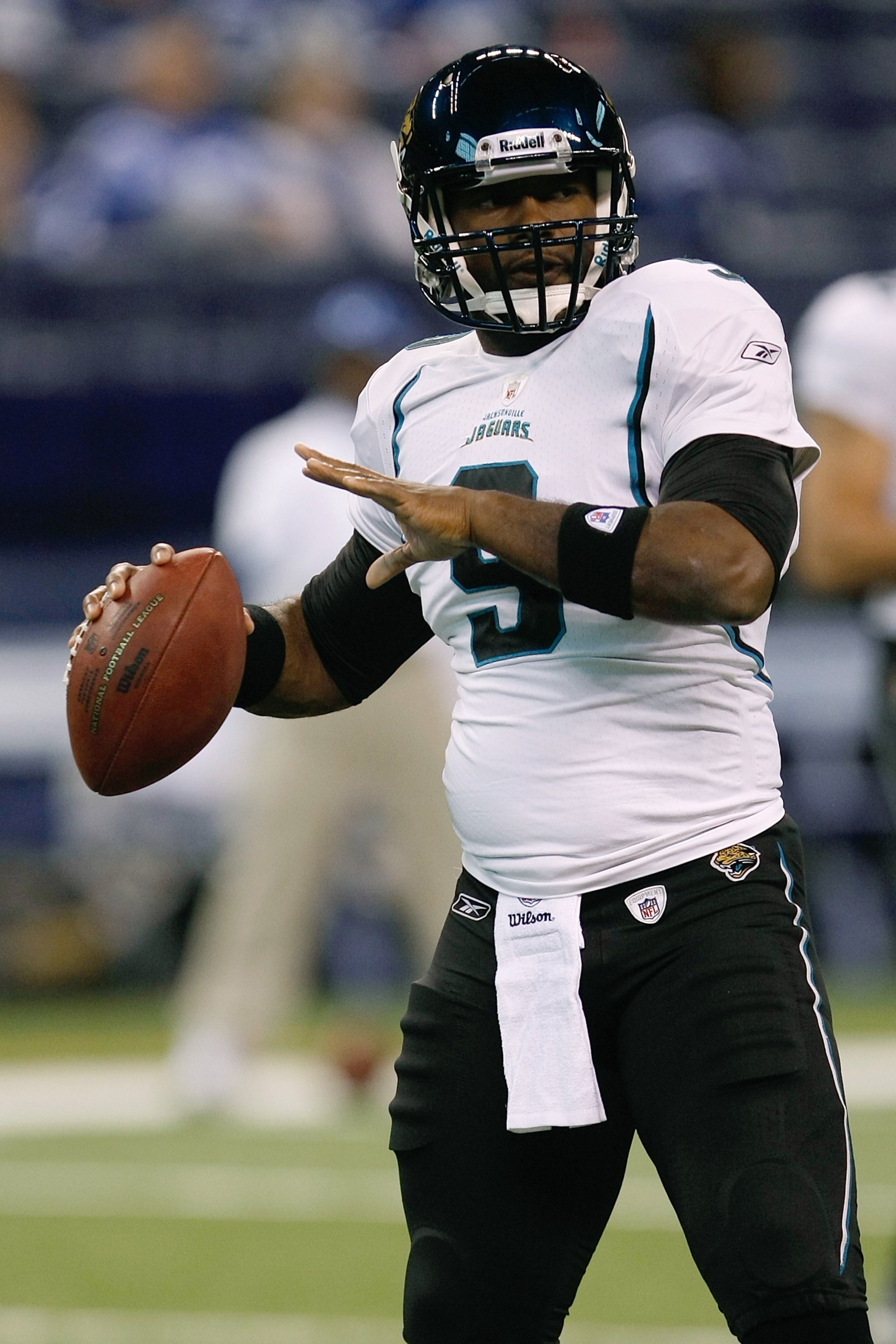 INDIANAPOLIS, IN - DECEMBER 19: David Garrard #9 of the Jacksonville Jaguars passes during pregame warm ups prior to the game against the Indianapolis Colts at Lucas Oil Stadium on December 19, 2010 in Indianapolis, Indiana.  (Photo by Scott Boehm/Getty I