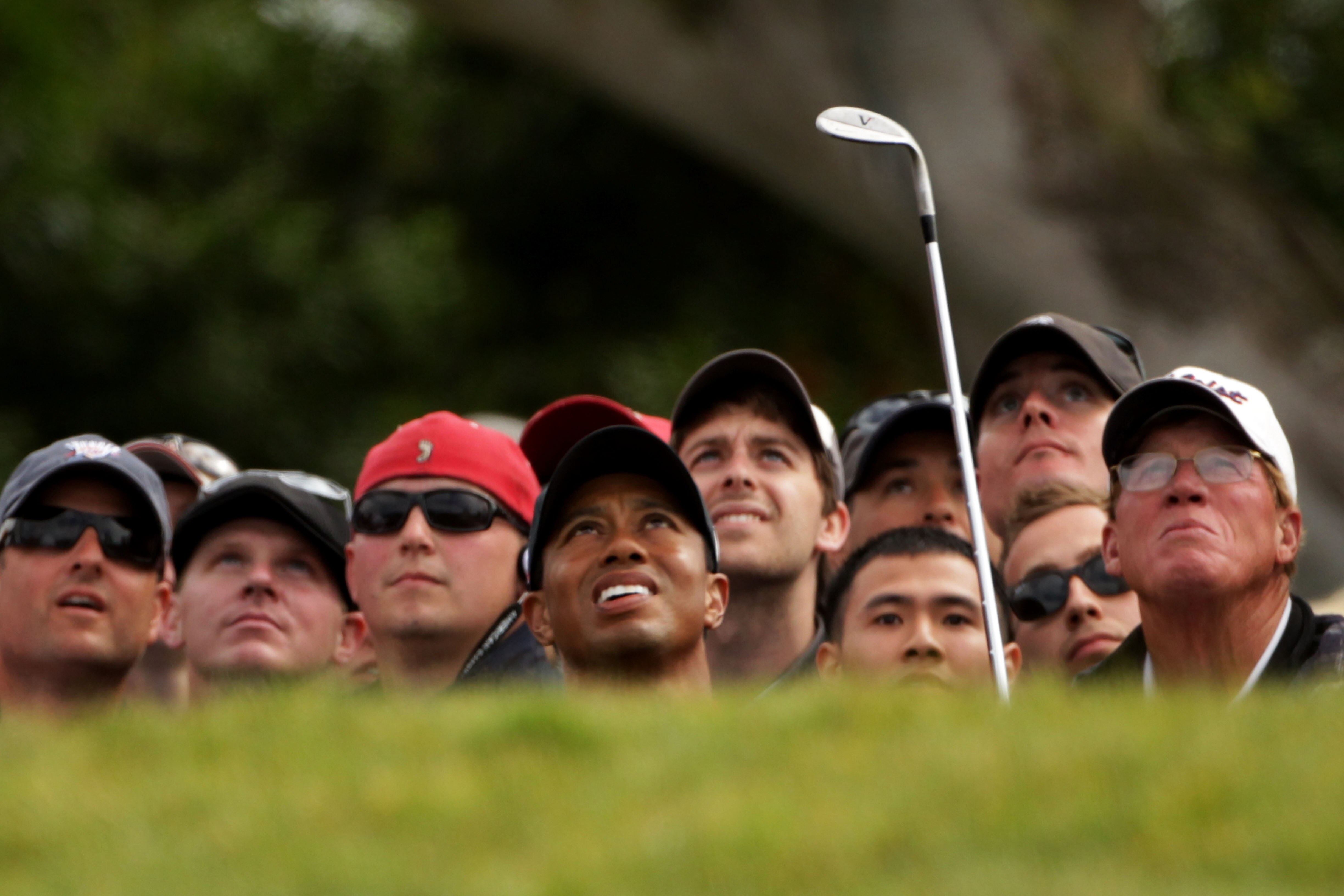 PEBBLE BEACH, CA - JUNE 20:  Tiger Woods hits a pitch shot on the 12th hole during the final round of the 110th U.S. Open at Pebble Beach Golf Links on June 20, 2010 in Pebble Beach, California.  (Photo by Andrew Redington/Getty Images)