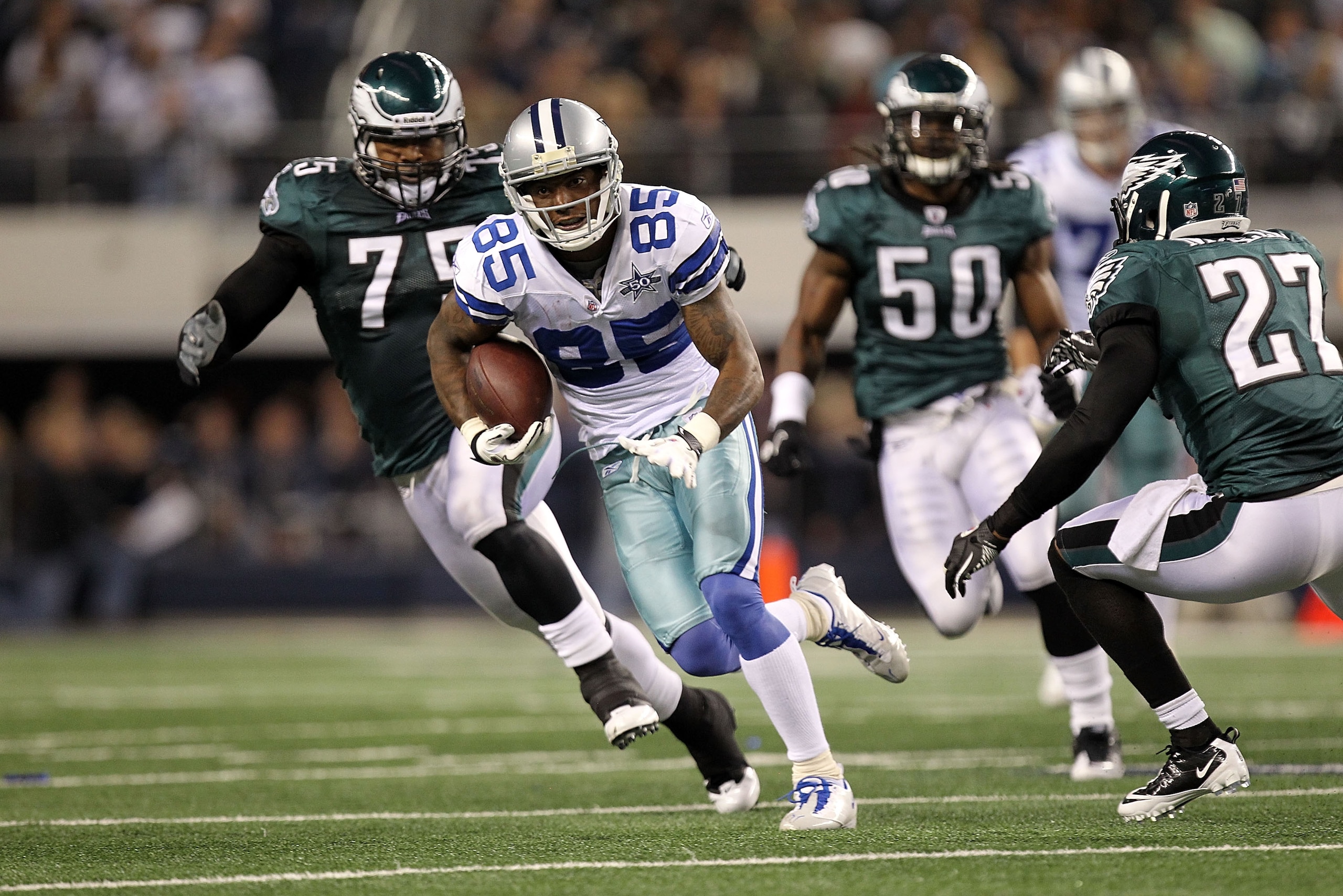 ARLINGTON, TX - DECEMBER 12:  Wide receiver Kevin Ogletree #85 of the Dallas Cowboys runs against the Philadelphia Eagles at Cowboys Stadium on December 12, 2010 in Arlington, Texas.  (Photo by Ronald Martinez/Getty Images)
