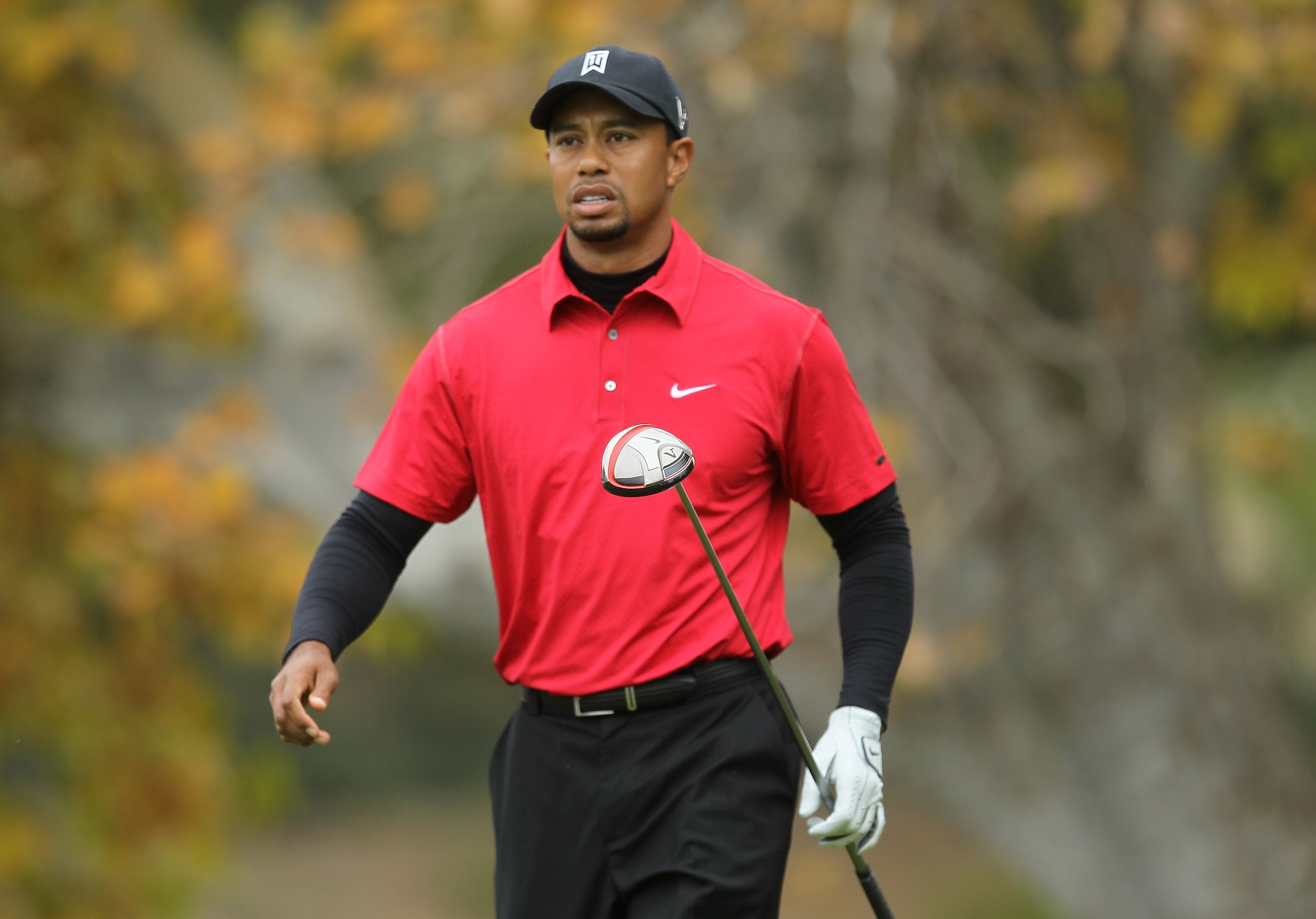 THOUSAND OAKS, CA - DECEMBER 05:  Tiger Woods  walks off the fifth tee during the final round of the Chevron World Challenge at Sherwood Country Club on December 5, 2010 in Thousand Oaks, California.  (Photo by Stephen Dunn/Getty Images)