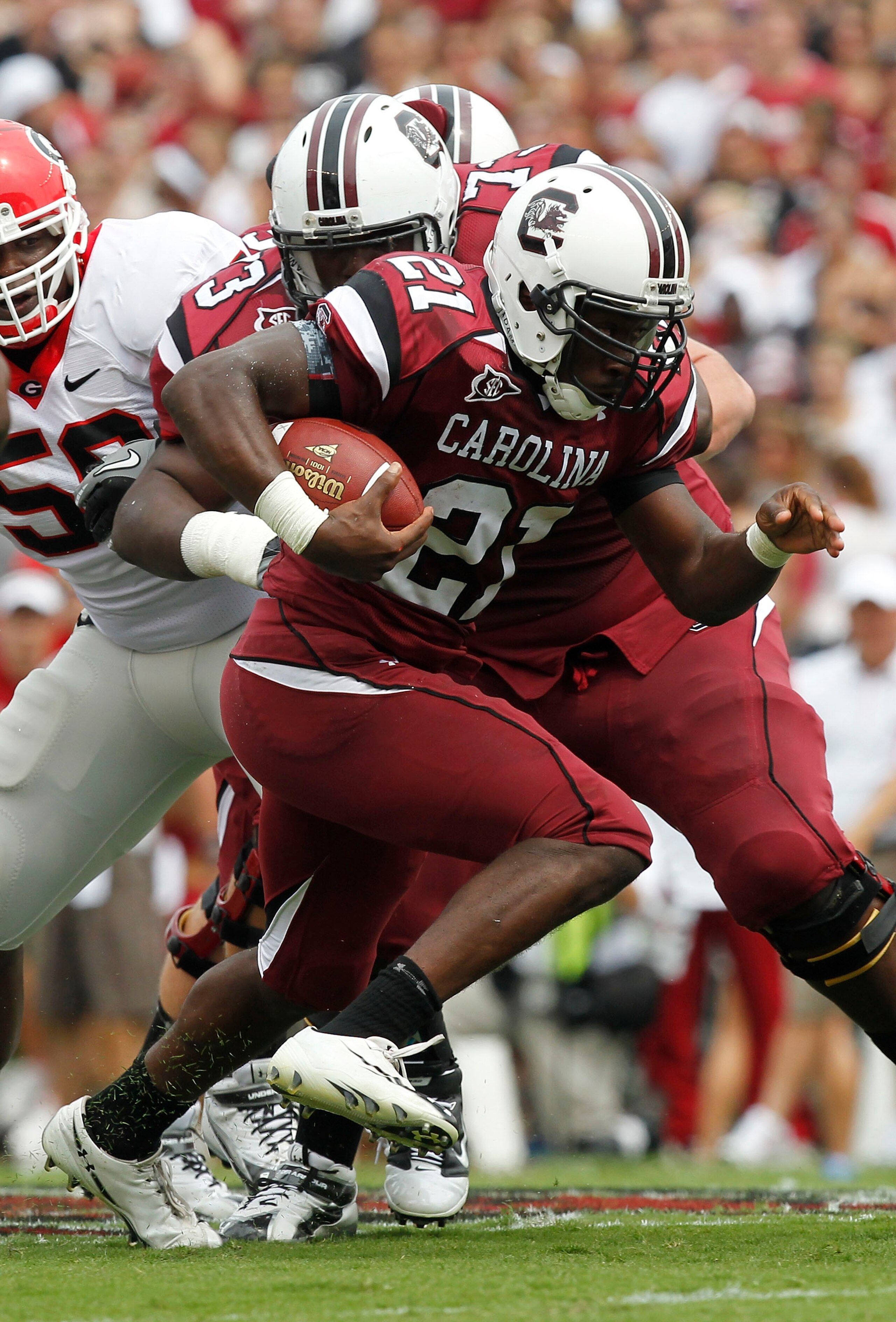 COLUMBIA - SEPTEMBER 11: Tailback Marcus Lattimore #21 of the South Carolina Gamecocks runs with the ball against the Georgia Bulldogs at Williams-Brice Stadium on September 11, 2010 in Columbia, South Carolina. (Photo by Mike Zarrilli/Getty Images)