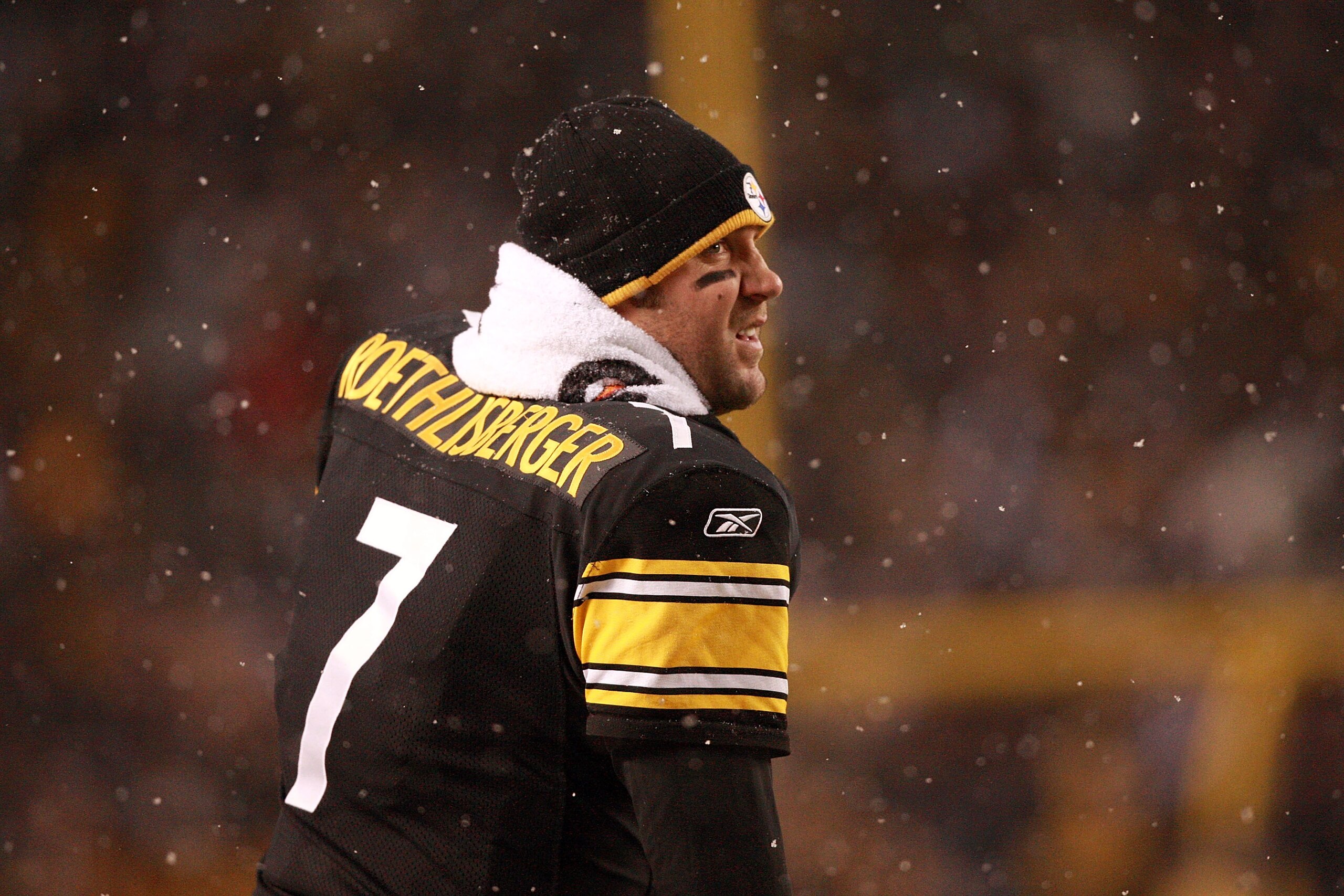 PITTSBURGH - DECEMBER 19:  Ben Roethlisberger #7 of the Pittsburgh Steelers is seen during the game agasint the New York Jets at Heinz Field on December 19, 2010 in Pittsburgh, Pennsylvania.  (Photo by Karl Walter/Getty Images)