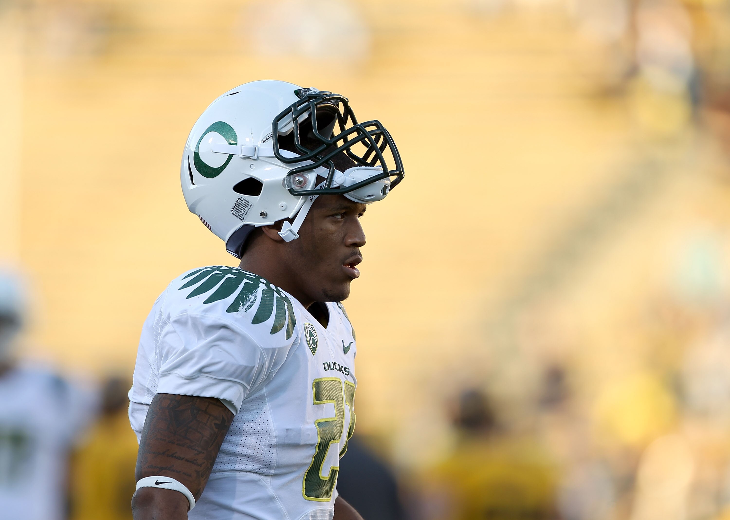 BERKELEY, CA - NOVEMBER 13:  LaMichael James #21 of the Oregon Ducks warms up before their game against the California Golden Bears  at California Memorial Stadium on November 13, 2010 in Berkeley, California.  (Photo by Ezra Shaw/Getty Images)