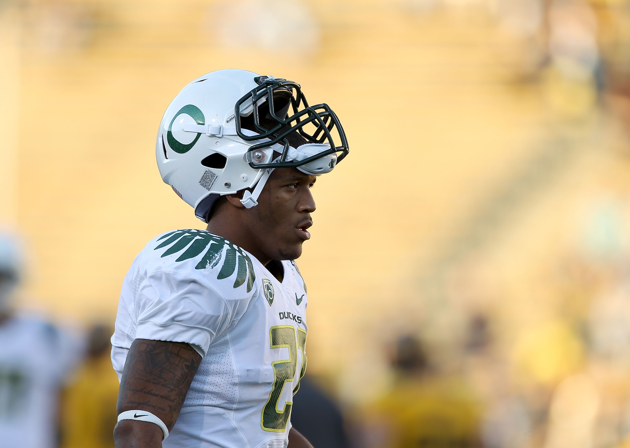 BERKELEY, CA - NOVEMBER 13:  LaMichael James #21 of the Oregon Ducks warms up before their game against the California Golden Bears  at California Memorial Stadium on November 13, 2010 in Berkeley, California.  (Photo by Ezra Shaw/Getty Images)