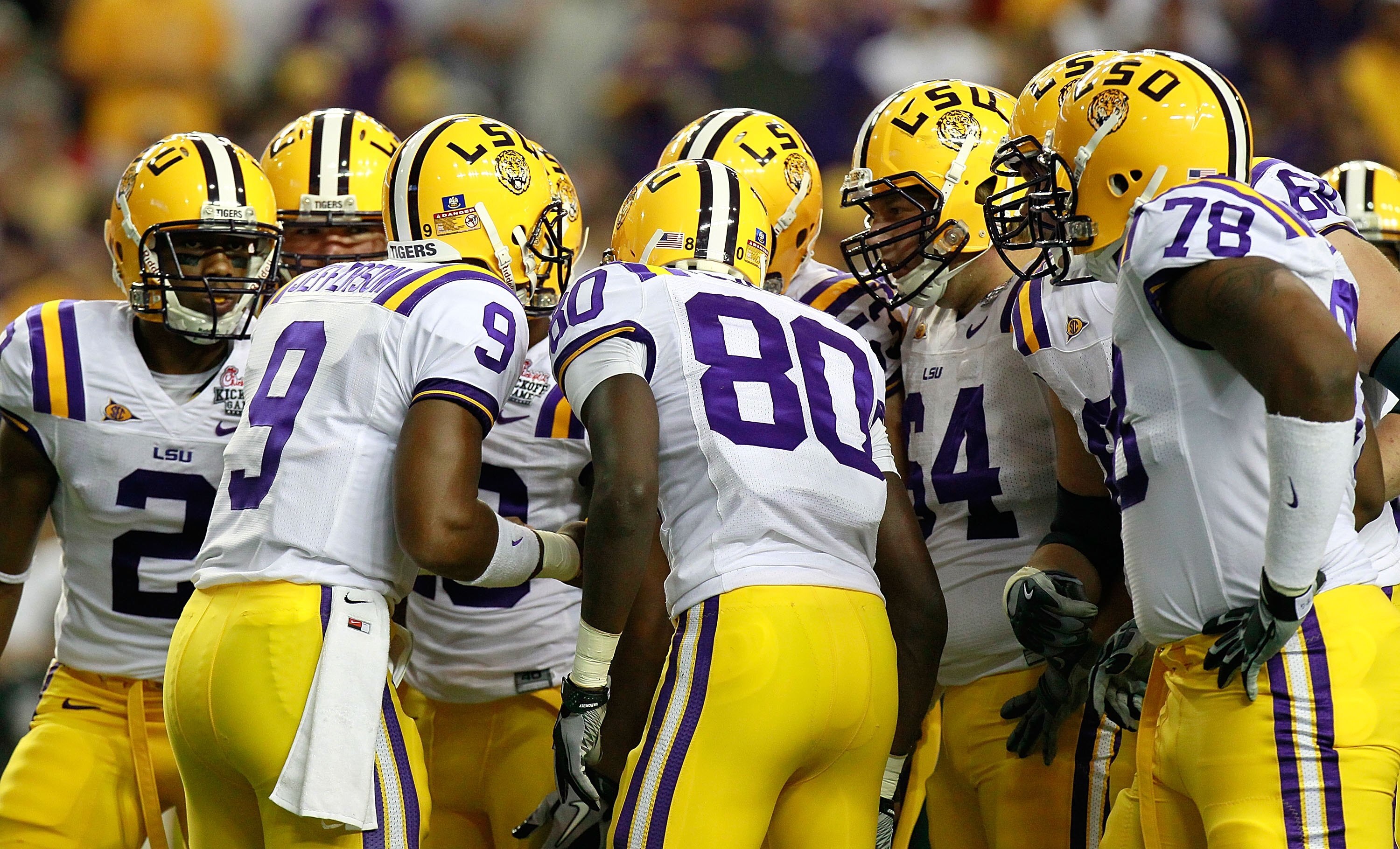 ATLANTA - SEPTEMBER 04:  Quarterback Jordan Jefferson #9 of the LSU Tigers huddles the offense against the North Carolina Tar Heels during the Chick-fil-A Kickoff Game at Georgia Dome on September 4, 2010 in Atlanta, Georgia.  (Photo by Kevin C. Cox/Getty