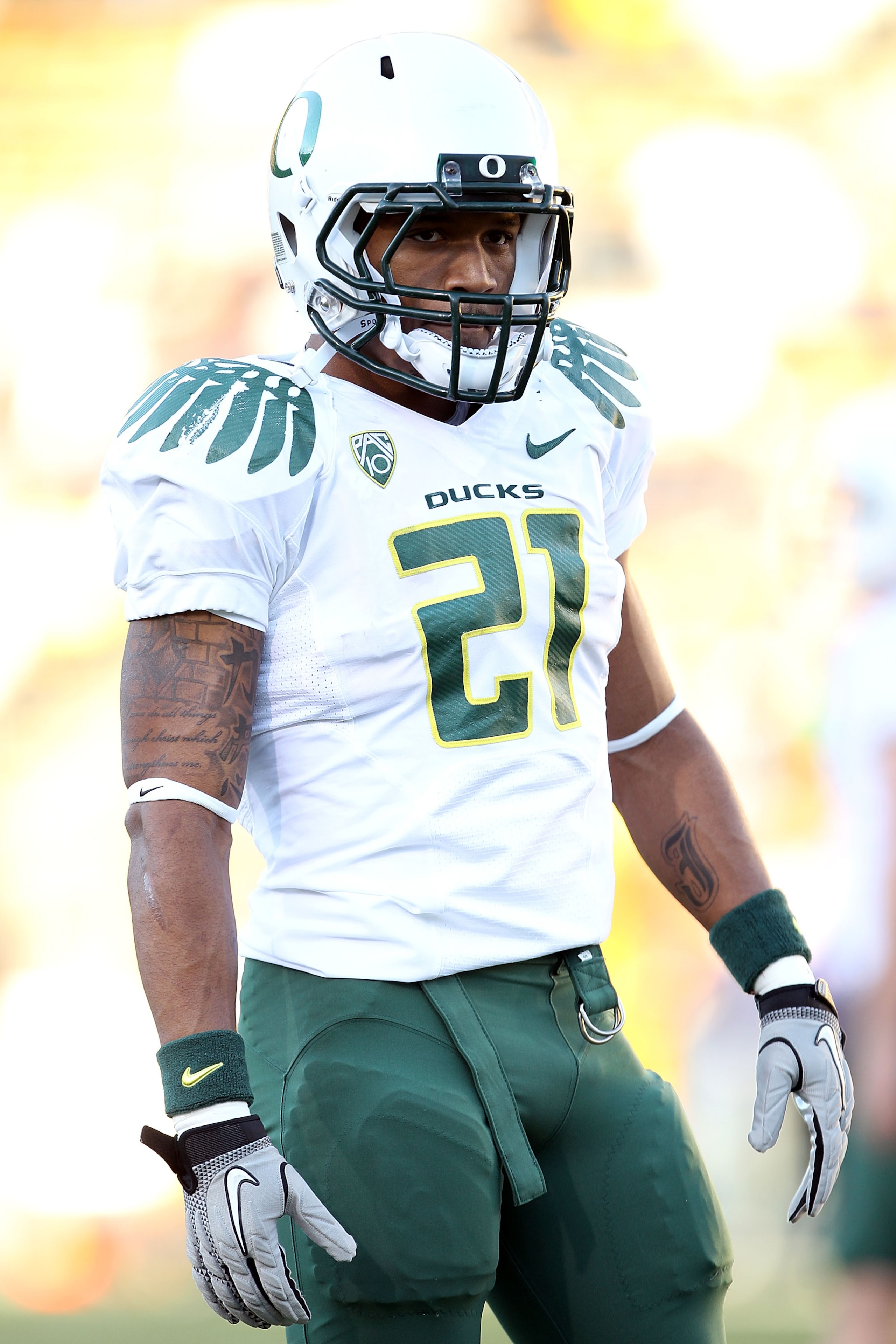 BERKELEY, CA - NOVEMBER 13:  LaMichael James #21 of the Oregon Ducks warms up before their game against the California Golden Bears  at California Memorial Stadium on November 13, 2010 in Berkeley, California.  (Photo by Ezra Shaw/Getty Images)