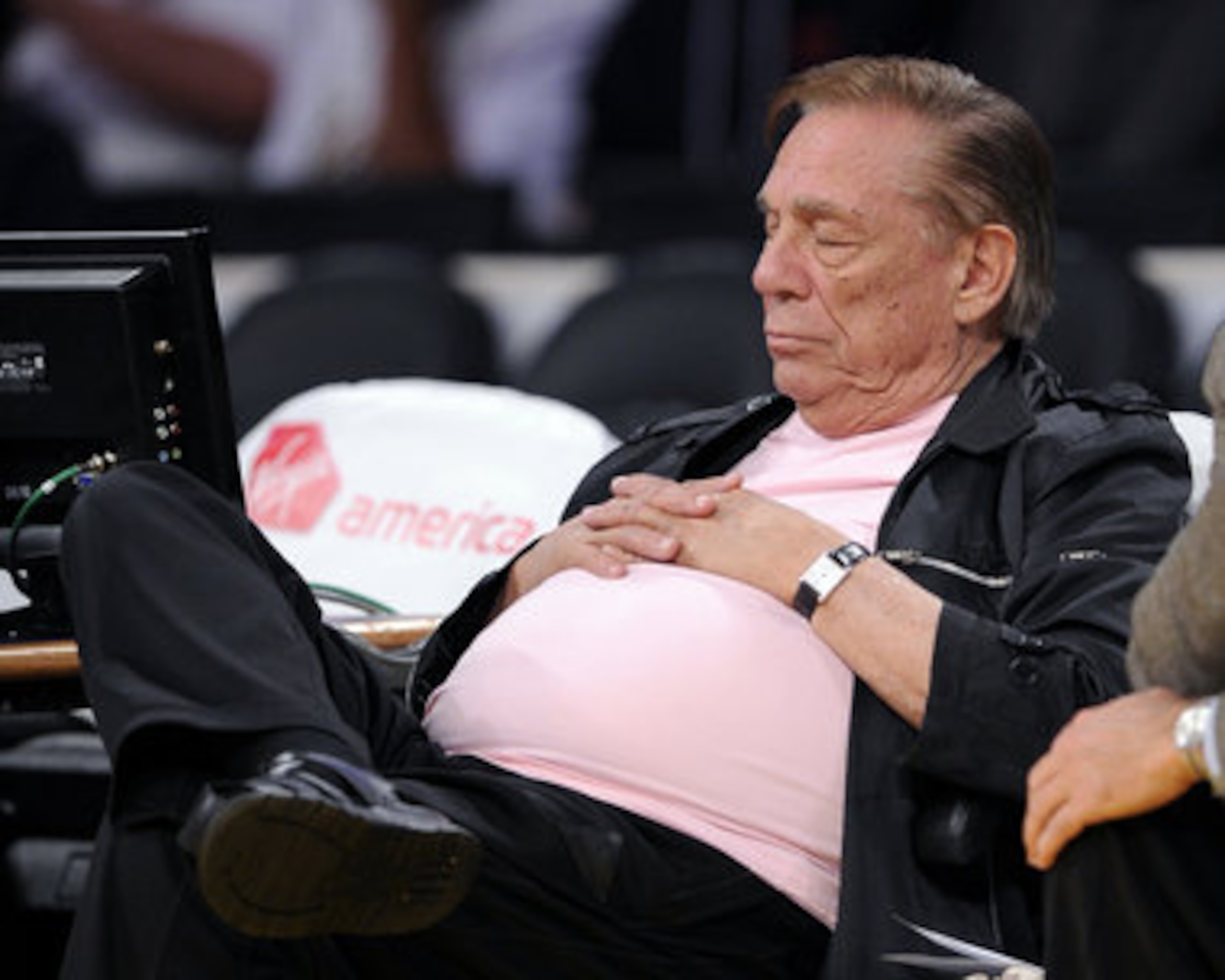 http://blog.pennlive.com/fanbox/2010/12/clippers_owner_vocal_about_dis.html