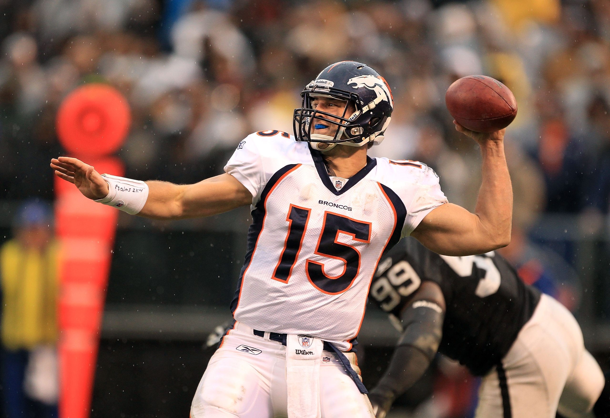 OAKLAND, CA - DECEMBER 19:  Tim Tebow #15 of the Denver Broncos throws the ball during their game against the Oakland Raiders at Oakland-Alameda County Coliseum on December 19, 2010 in Oakland, California.  (Photo by Ezra Shaw/Getty Images)