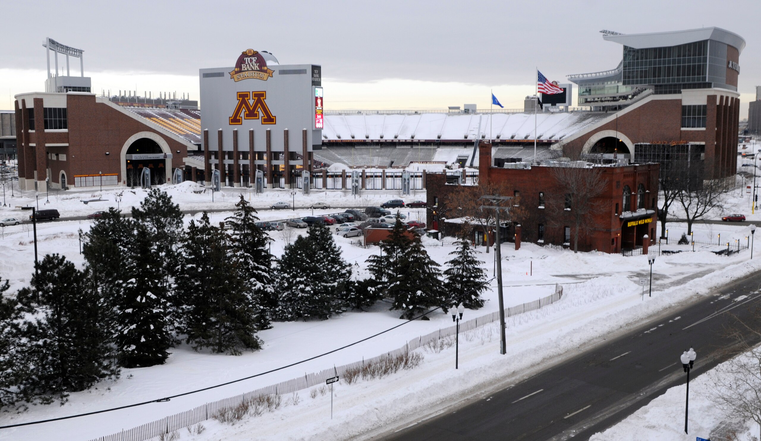 MINNEAPOLIS, MN - DECEMBER 15: An overview of TCF Bank Stadium as workers prepare for a potential monday night football game between the Minnesota Vikings and Chicago Bears on December 15, 2010 in Minneapolis, Minnesota. Preparations are due to the collap