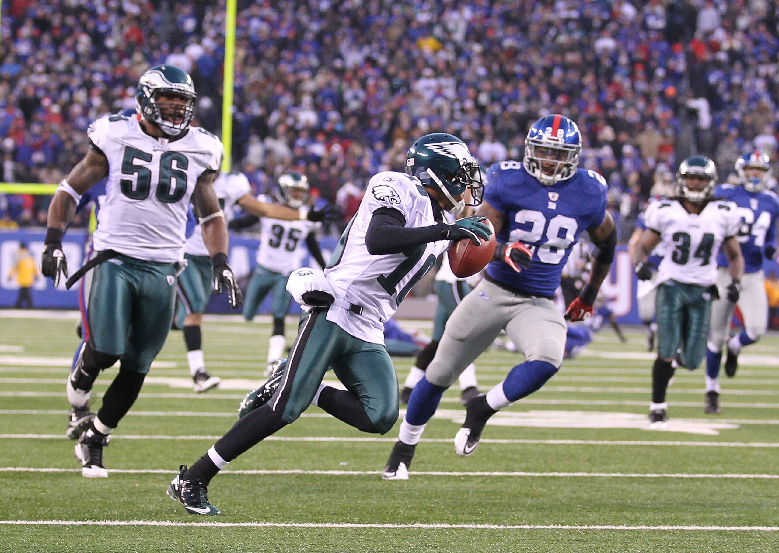 EAST RUTHERFORD, NJ - DECEMBER 19:  DeSean Jackson #10 of the Philadelphia Eagles returns a punt for the winning touchdown as time runs out defeating the New York Giants 38-31 during their game on December 19, 2010 at The New Meadowlands Stadium in East R