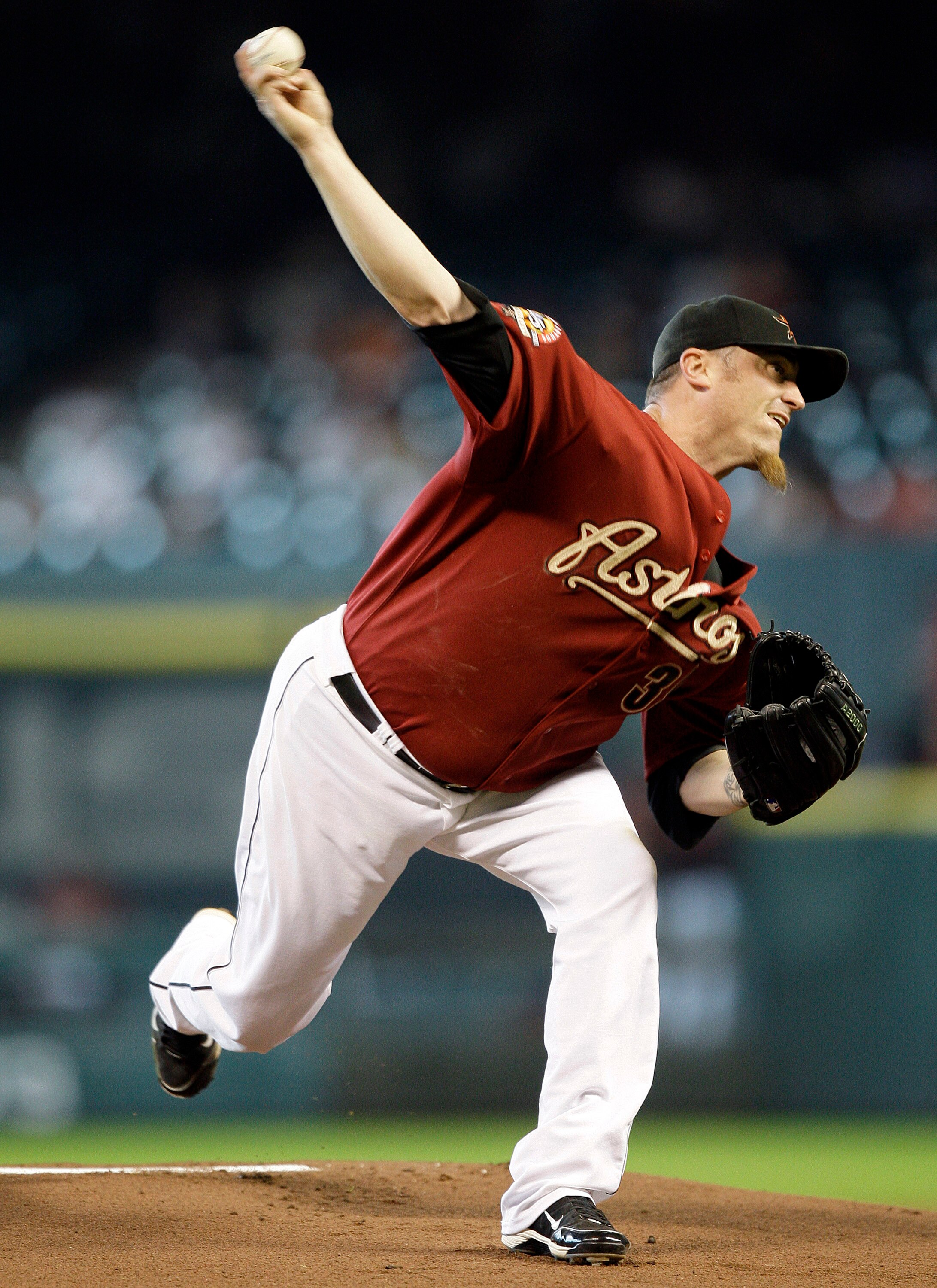HOUSTON - SEPTEMBER 19:  Pitcher Brett Myers #39 of the Houston Astros throws against the Cincinnatti Reds in the first inning at Minute Maid Park on September 19, 2010 in Houston, Texas.  (Photo by Bob Levey/Getty Images)