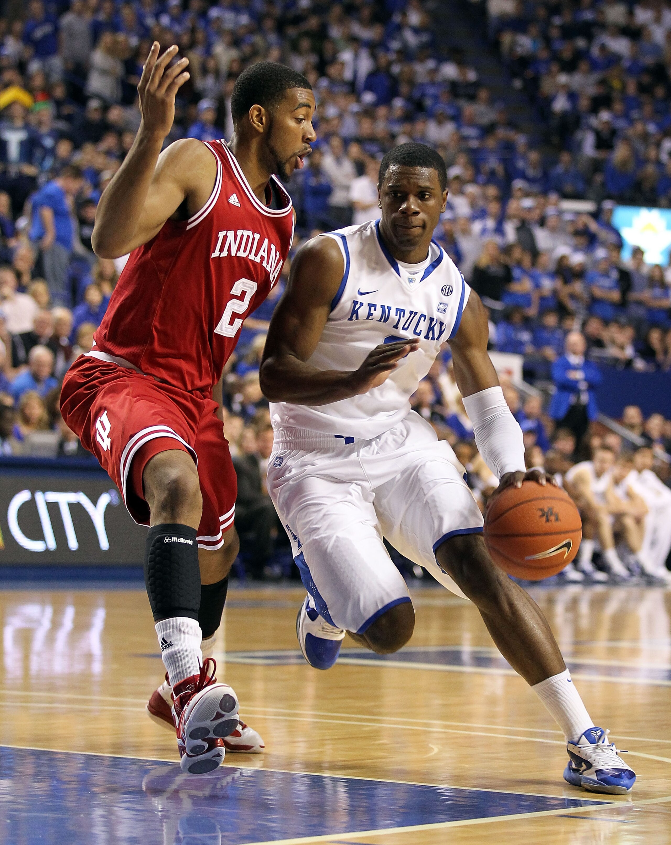 LEXINGTON, KY - DECEMBER 11:  Terrence Jones #3  of the Kentucky Wildcats dribbles the ball while defended by Christian Watford #2 of the Indiana Hoosiers during the 81-62 Kentucky win on December 11, 2010 in Lexington, Kentucky.  (Photo by Andy Lyons/Get