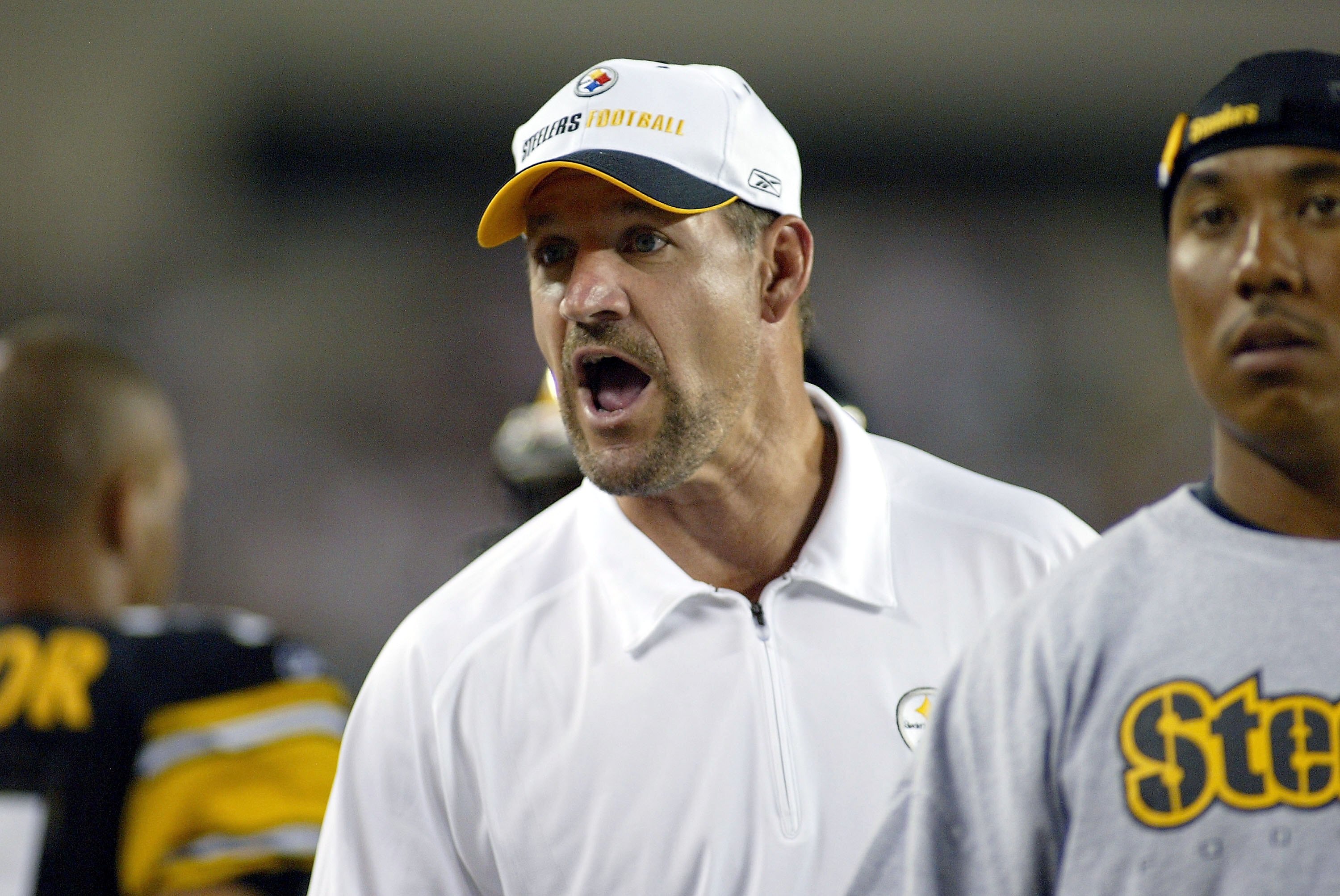 PHILADELPHIA - AUGUST 25:  Head Coach Bill Cowher of the Pittsburgh Steelers talks to his team before a game against the Philadelphia Eagles August 25, 2006 at Lincoln Financial Field in Philadelphia, Pennsylvania. The Eagles defeated the Steelers 16 to 7