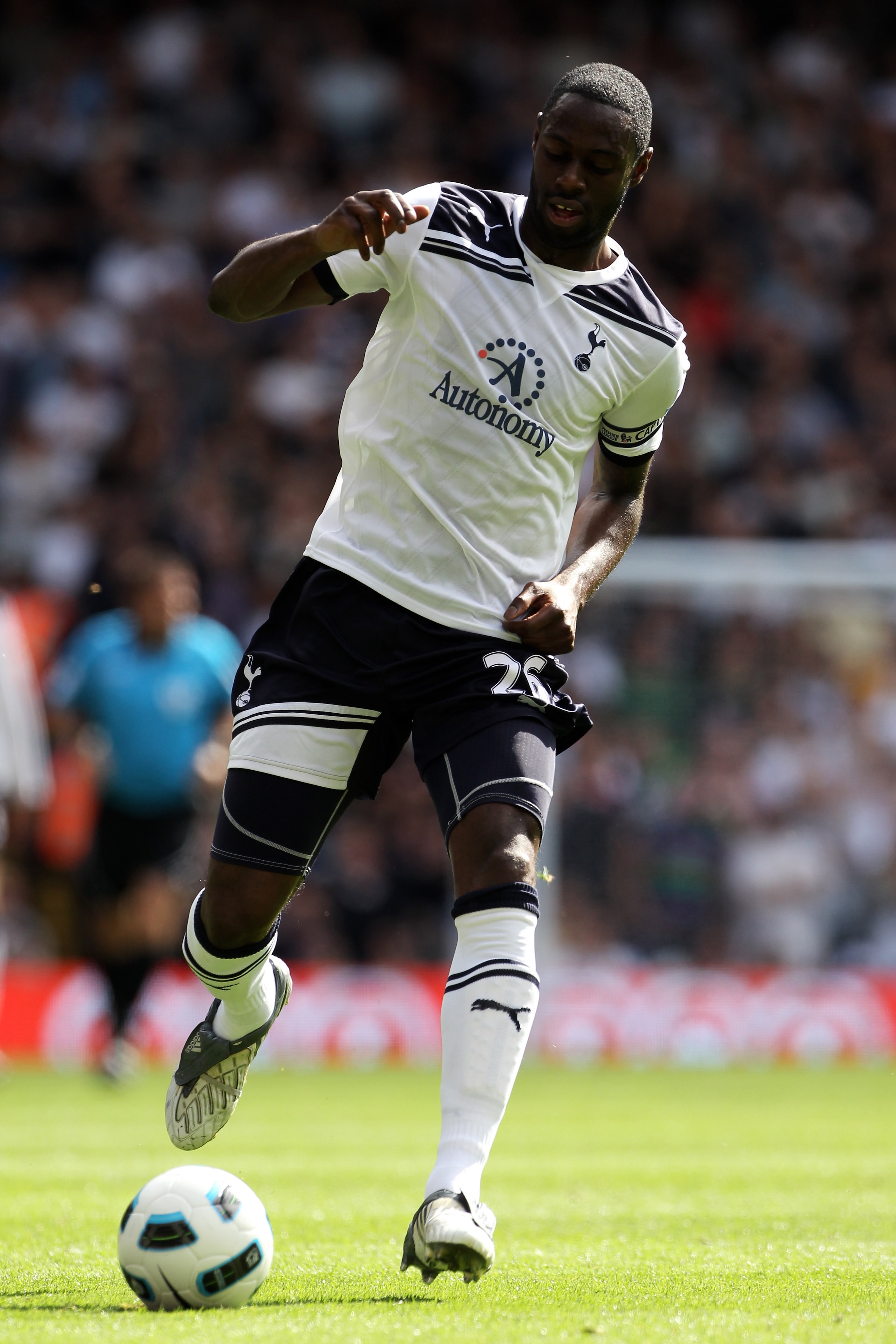 LONDON, ENGLAND - AUGUST 28:   Ledley King of Tottenham in action during the Barclays Premier League match between Tottenham Hotspur and Wigan Athletic at White Hart Lane on August 28, 2010 in London, England.  (Photo by Phil Cole/Getty Images)