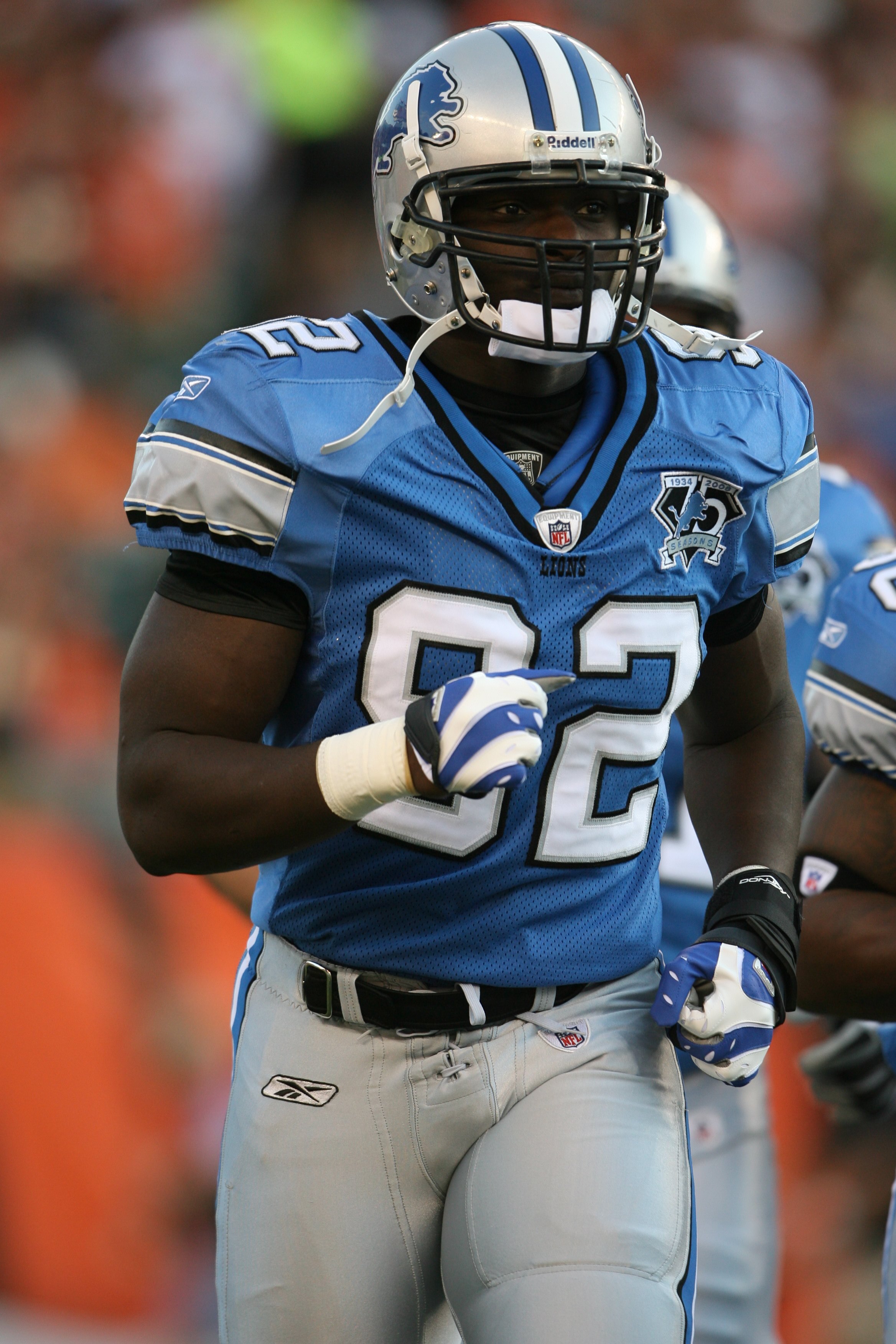 CINCINNATI - AUGUST 17:  Cliff Avril #92 of the Detroit Lions jogs on the field during the NFL game against the Cincinnati Bengals at Paul Brown Stadium on August 17, 2008 in Cincinnati, Ohio.  (Photo by Andy Lyons/Getty Images)