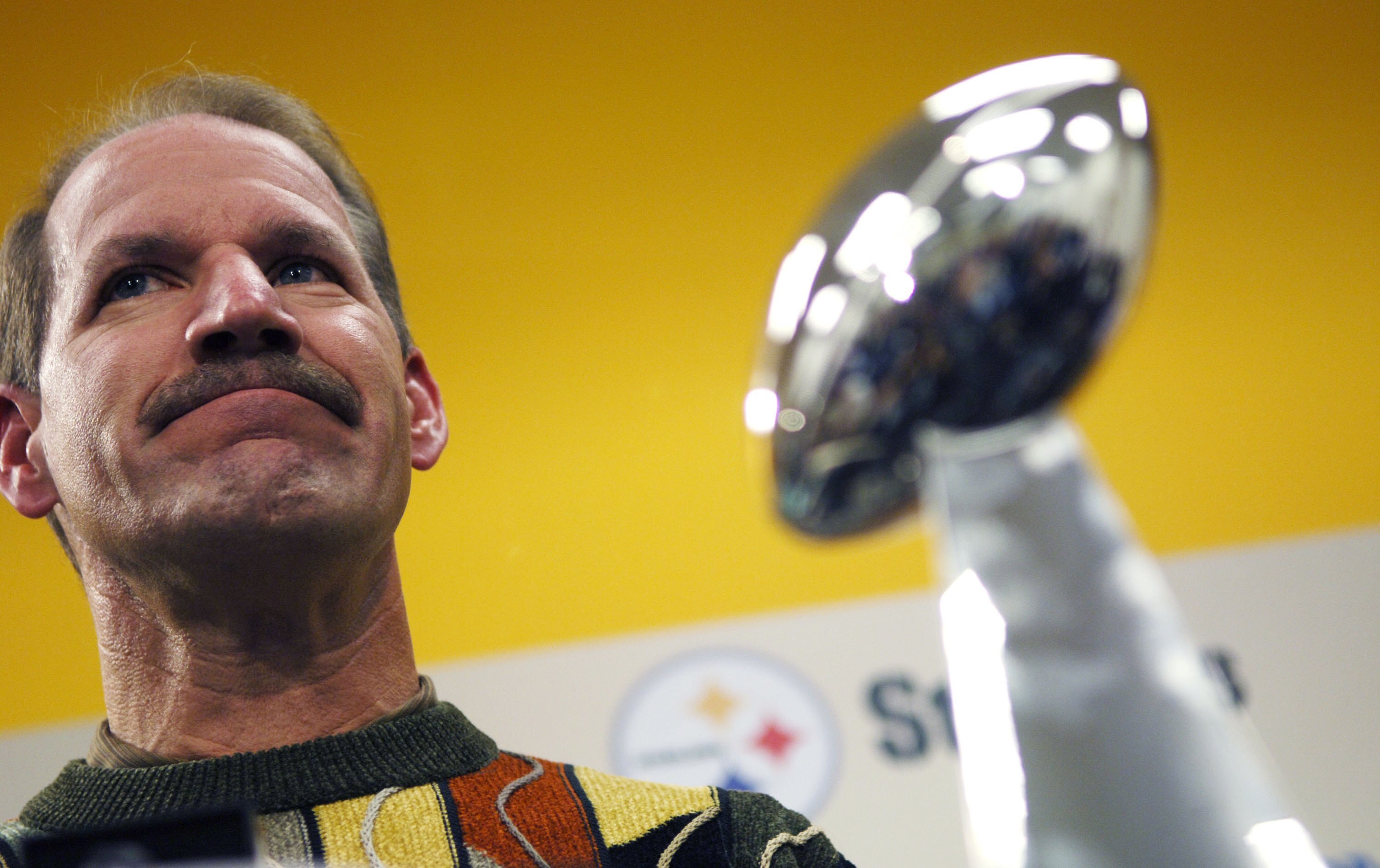 PITTSBURGH - JANUARY 5: Pittsburgh Steelers' Coach Bill Cowher announces his retirement during a press conference at the Pittsburgh Steelers' headquarters on January 5, 2007 in Pittsburgh, Pennsylvania.  (Photo by Jeff Swensen/Getty Images)