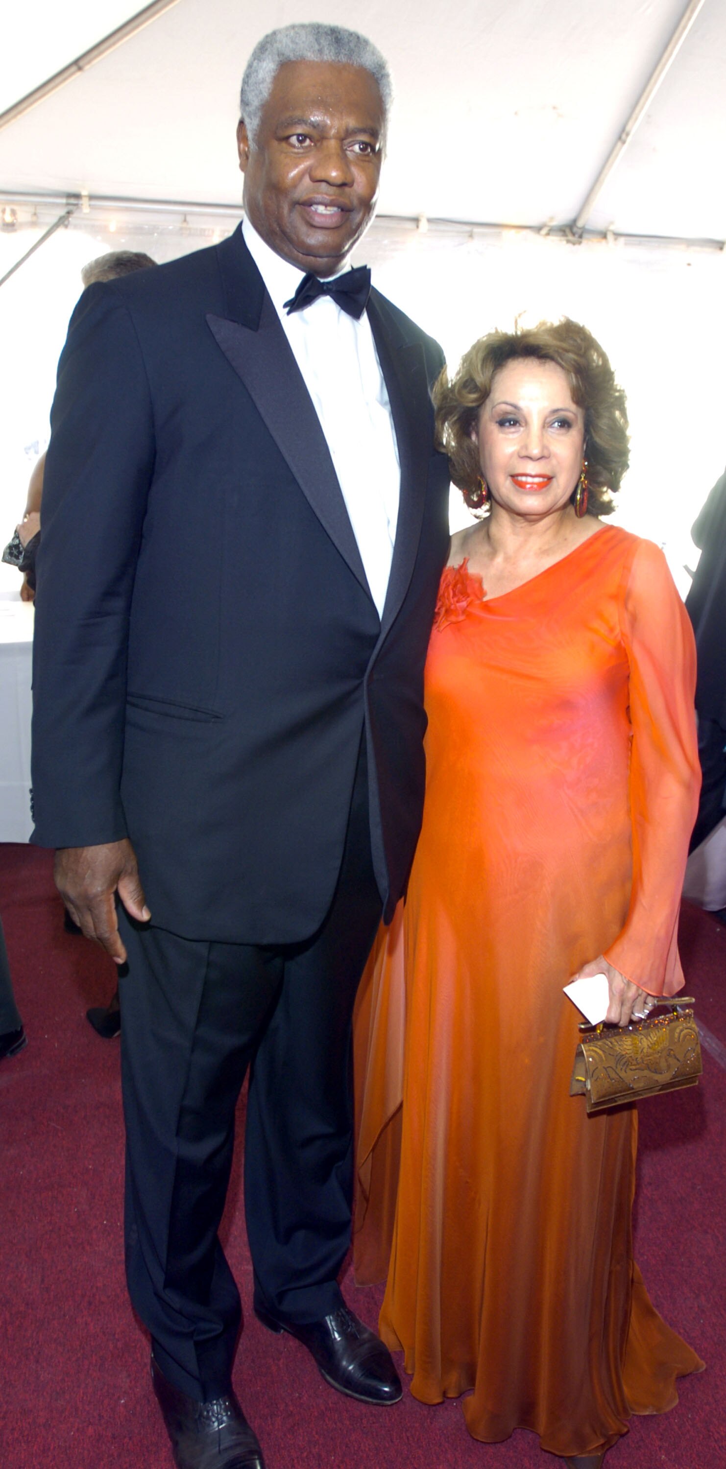 CINCINNATI, OH - AUGUST 22:  NBA Hall of Famer, Oscar Robertson, and wife Yvonne attend the National Underground Railroad Freedom Center Gala  August 22, 2004 in Cincinnati, Ohio.  (Photo by Mike Simons/Getty Images)