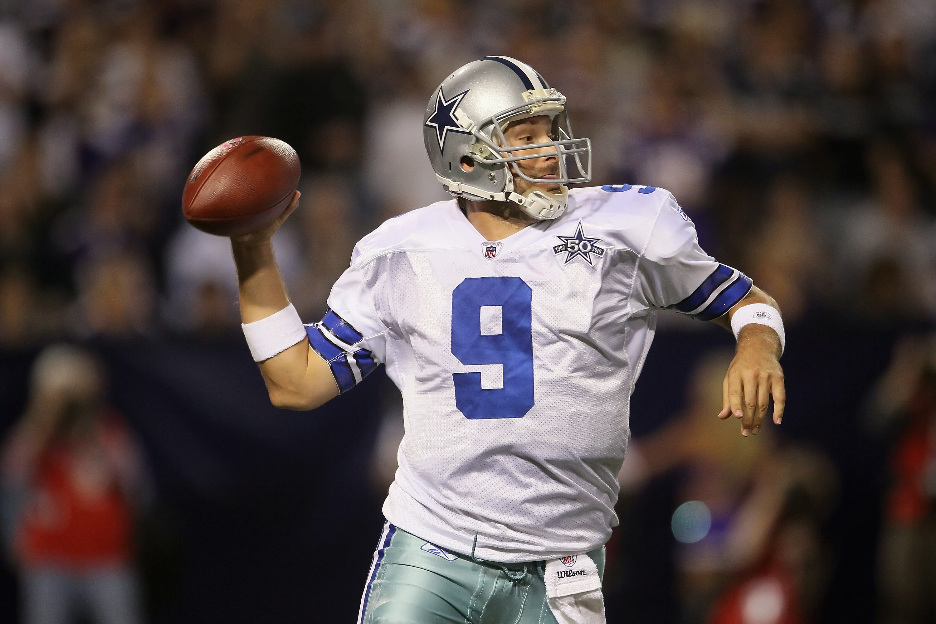 MINNEAPOLIS - OCTOBER 17:  Quarterback Tony Romo #9 of the Dallas Cowboys drops back to pass against the Minnesota Vikings at Mall of America Field on October 17, 2010 in Minneapolis, Minnesota.  (Photo by Jeff Gross/Getty Images)