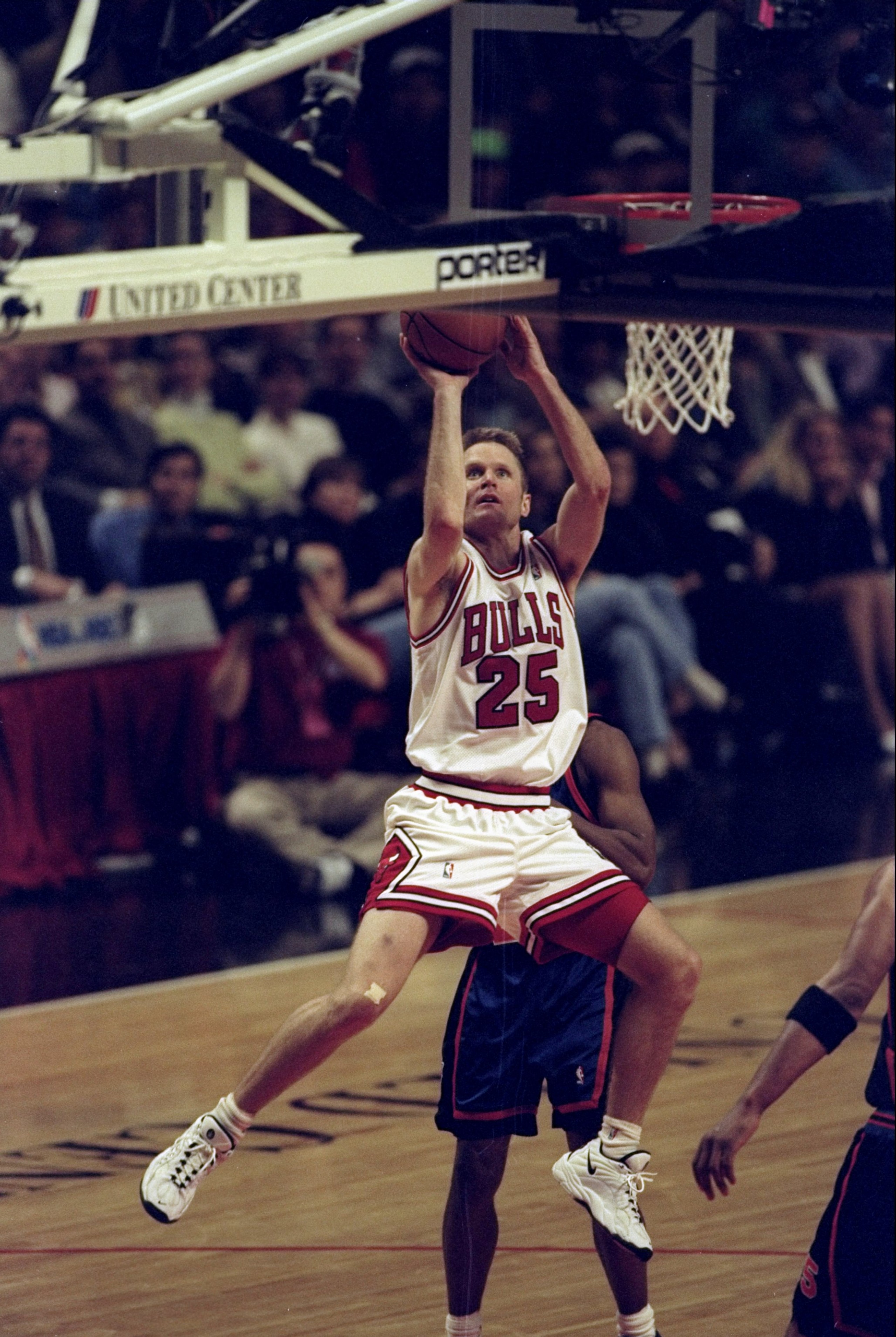 18 Apr 1998: Steve Kerr #25 of the Chicago Bulls jumps to shoot the ball during a game against the New York Knicks at the United Center in Chicago, Illinois. The Bulls defeated the Knicks 111-109. Mandatory Credit: Harry How /Allsport 18 Apr 1998: Steve Kerr #25 of the Chicago Bulls jumps to shoot the ball during a game against the New York Knicks at the United Center in Chicago, Illinois. The Bulls defeated the Knicks 111-109. Mandatory Credit: Harry How /Allsport