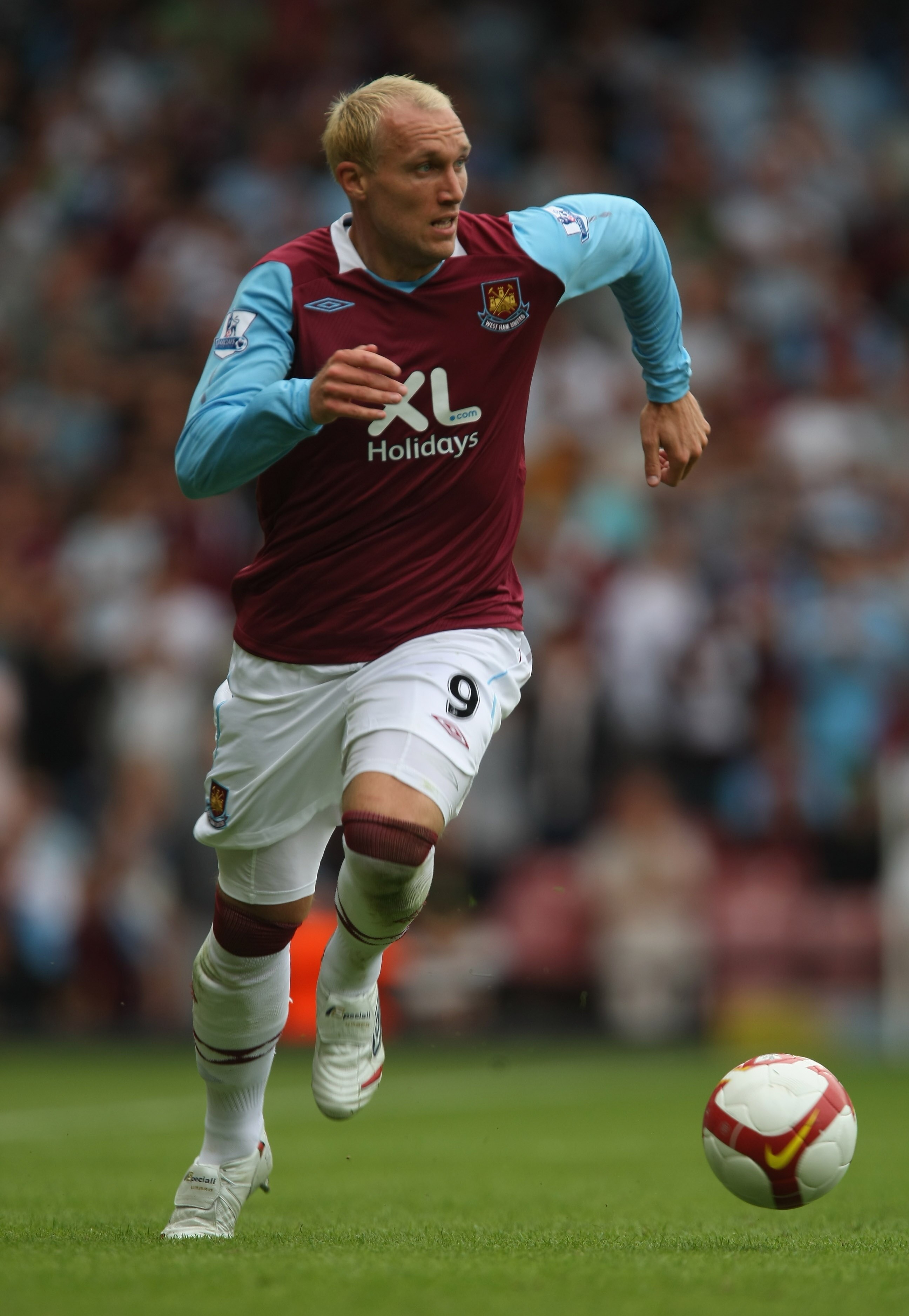 LONDON - AUGUST 16: Dean Ashton of West Ham United in action during the Barclays Premier League match between West Ham United and Wigan Athletic at Upton Park on August 16, 2008 in London, England.  (Photo by Gary M. Prior/Getty Images)