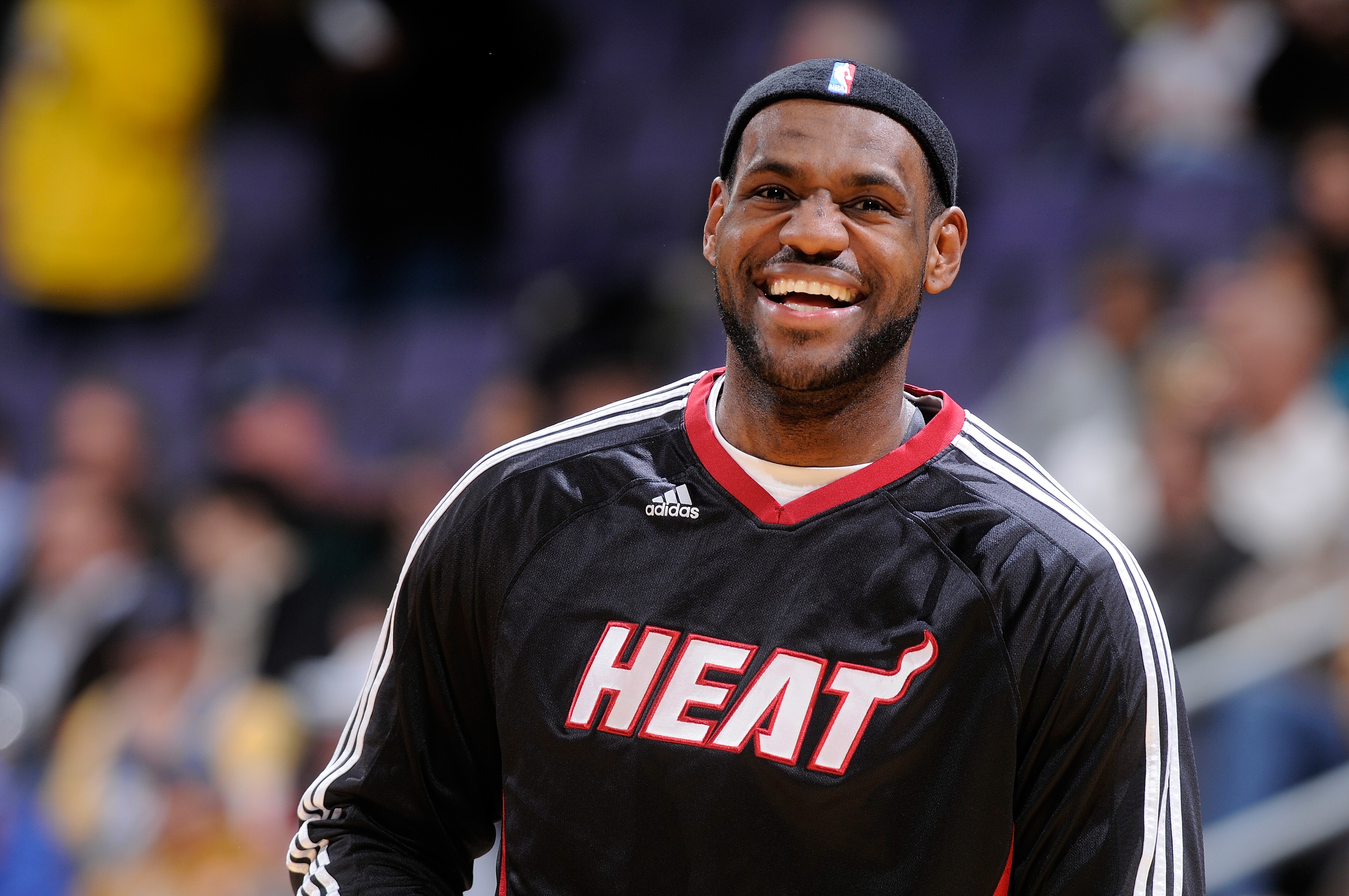 WASHINGTON, DC - DECEMBER 18:  LeBron James #6 of the Miami Heat warms up before the game against the Washington Wizards at the Verizon Center on December 18, 2010 in Washington, DC. NOTE TO USER: User expressly acknowledges and agrees that, by downloadin