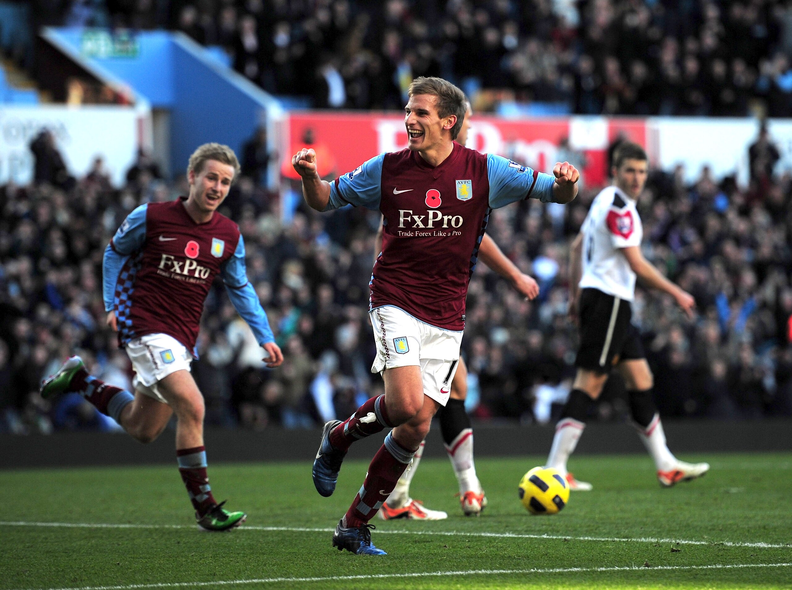 BIRMINGHAM, ENGLAND - NOVEMBER 13:  Marc Albrighton of Aston Villa celebrates after scoring the second goal during the Barclays Premier League match between Aston Villa and Manchester United at Villa Park on November 13, 2010 in Birmingham, England.  (Pho