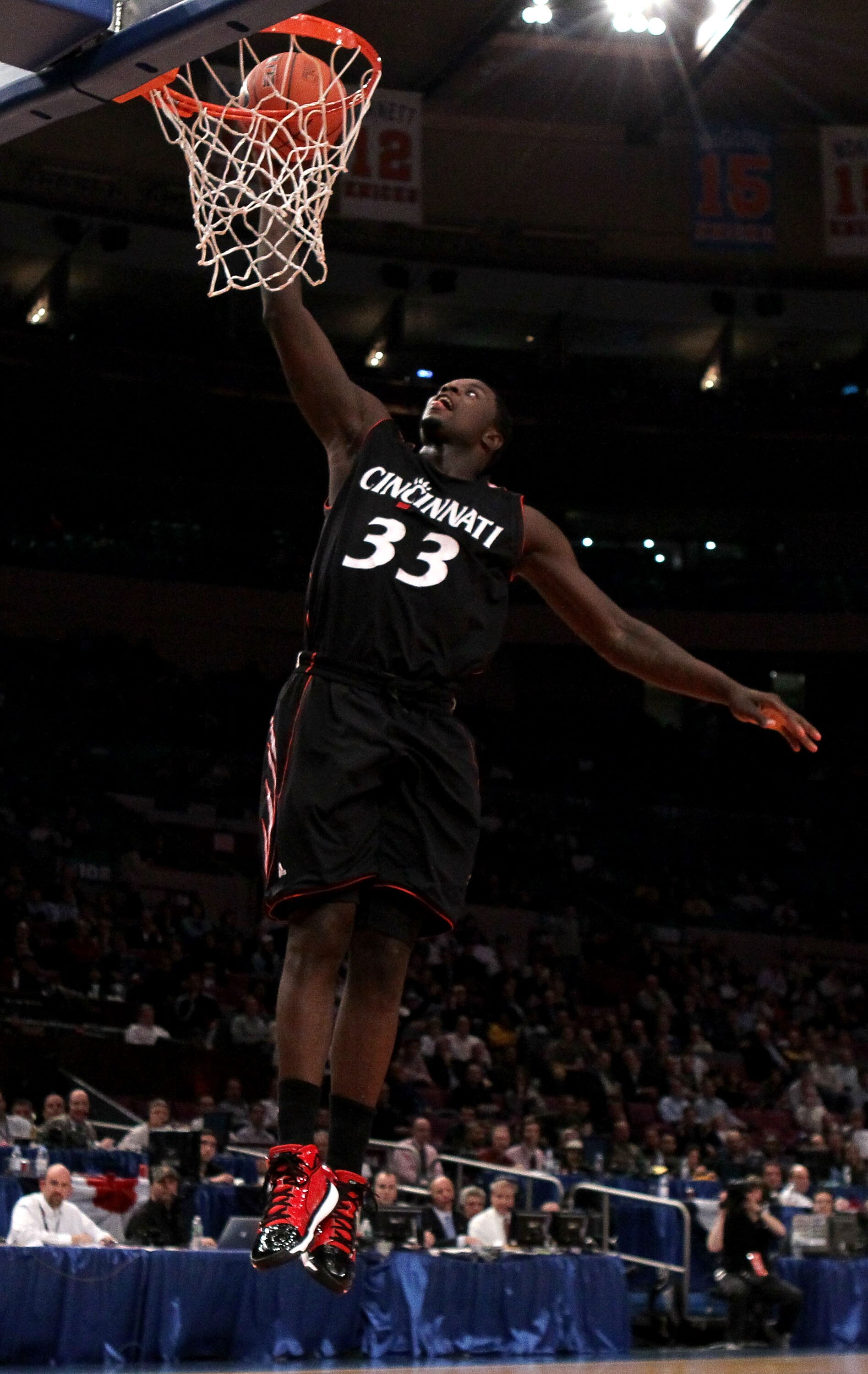 NEW YORK - MARCH 10:  Lance Stephenson #33 of the Cincinnati Bearcats goes to the hoop against the Louisville Cardinals during the second round of 2010 NCAA Big East Tournament at Madison Square Garden on March 10, 2010 in New York City.  (Photo by Jim Mc