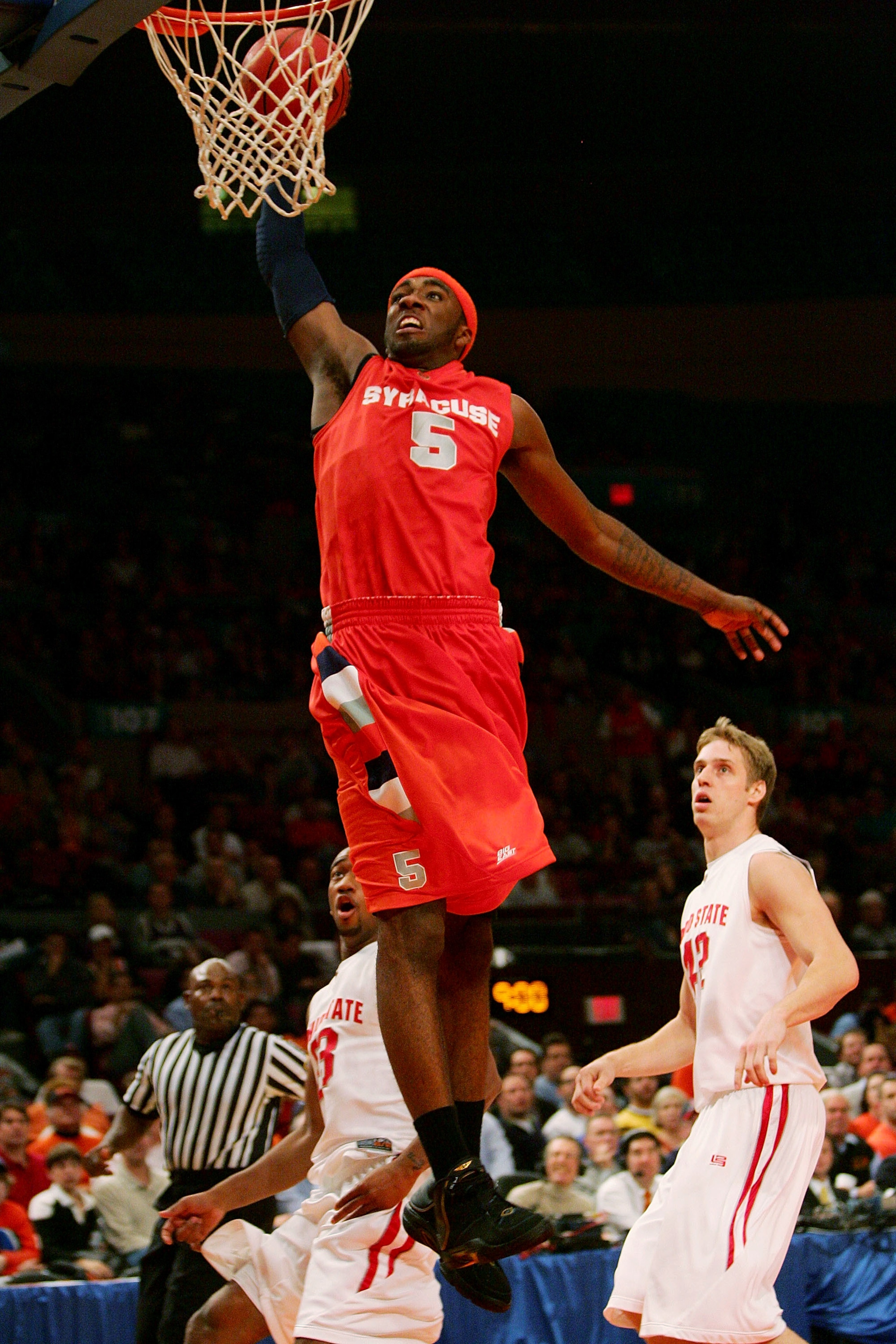 NEW YORK - NOVEMBER 21:  Donte Greene #5 of Syracuse Orange slam dunks against the Ohio State Buckeyes during the NIT Season Tip-Off second Semi Final match on November 21, 2007 at Madison Square Garden in New York City.  (Photo by Chris McGrath/Getty Ima