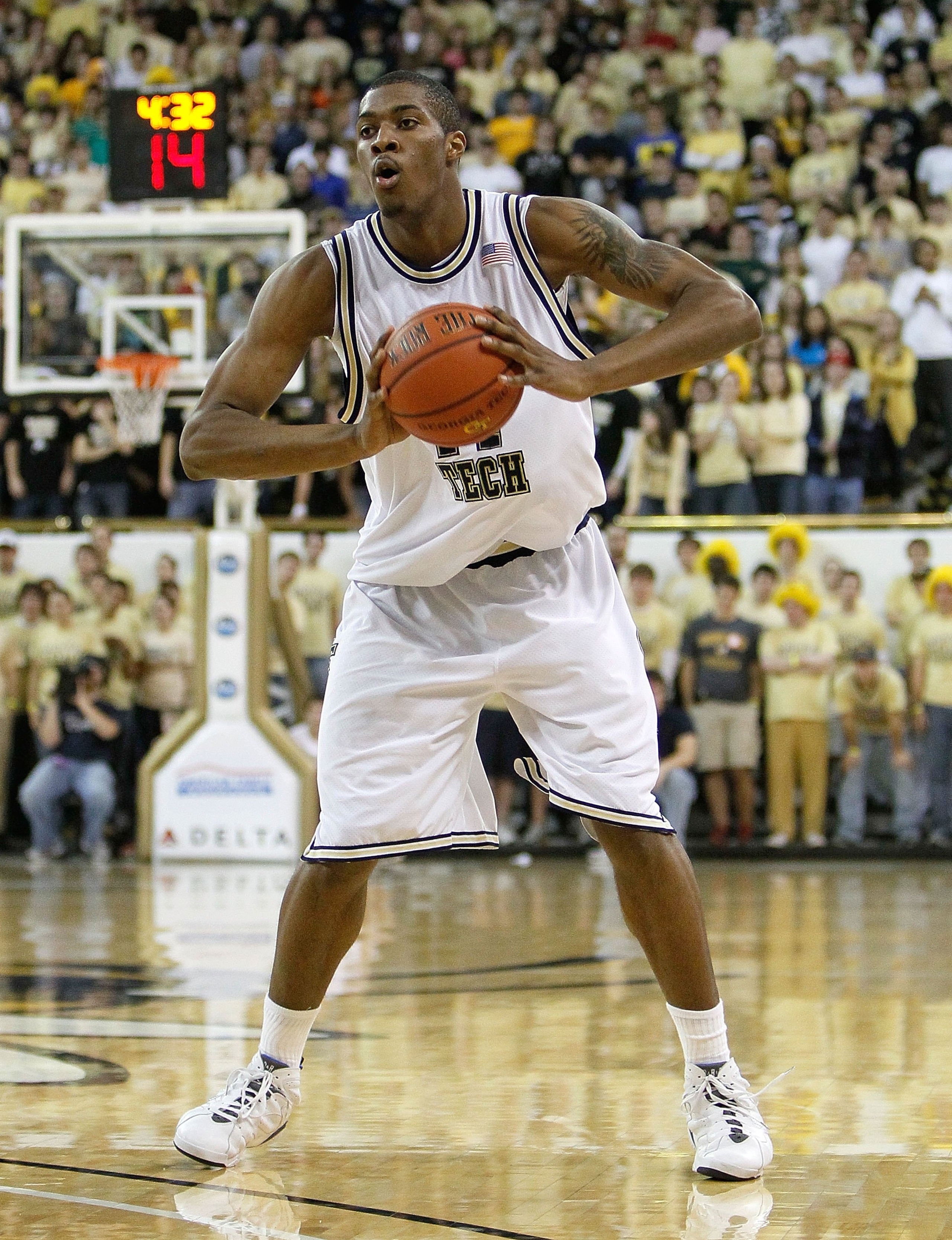 ATLANTA - JANUARY 28:  Derrick Favors #14 of the Georgia Tech Yellow Jackets against the Wake Forest Demon Deacons at Alexander Memorial Coliseum on January 28, 2010 in Atlanta, Georgia.  (Photo by Kevin C. Cox/Getty Images)