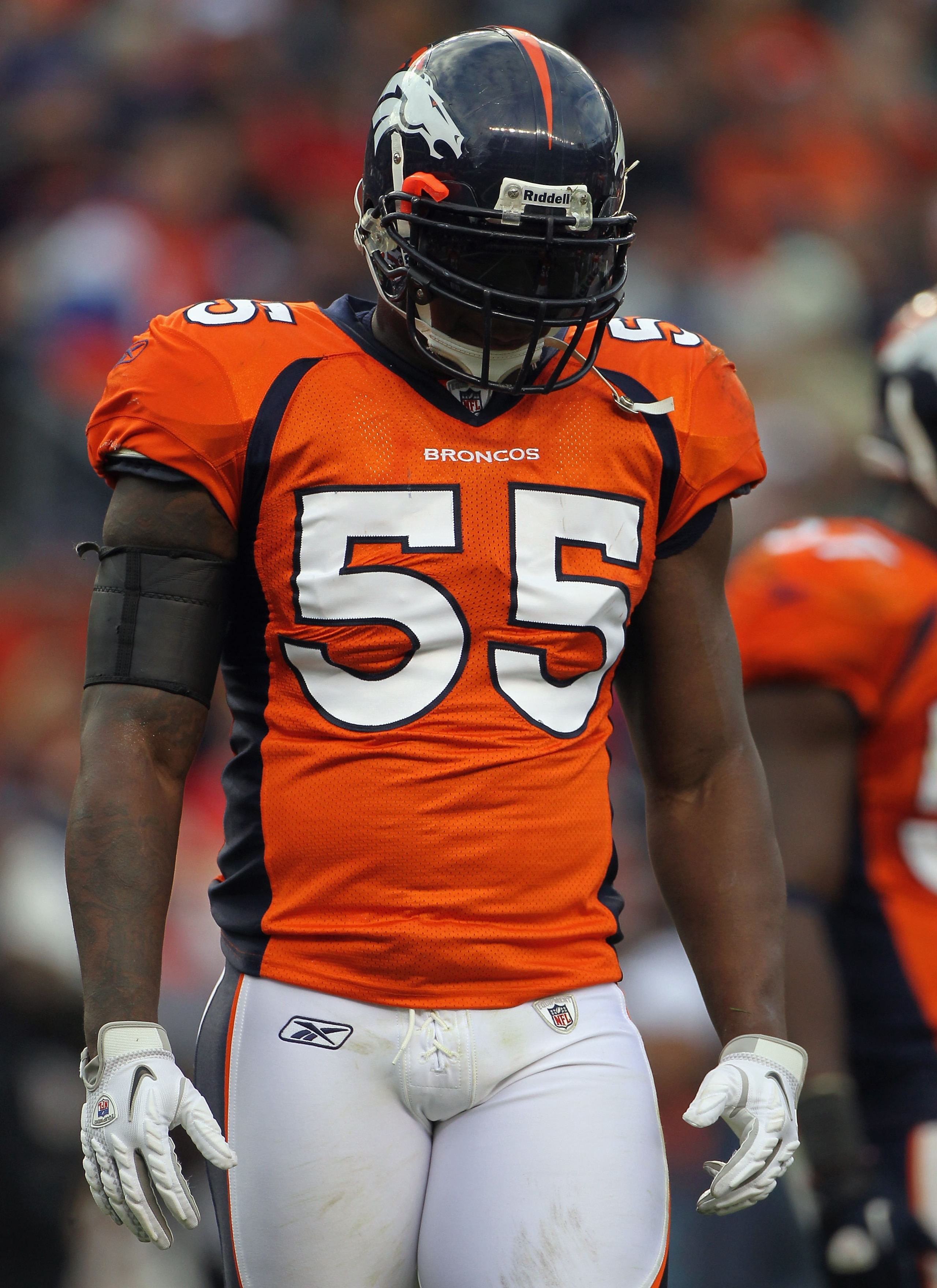DENVER - NOVEMBER 14:  Linebacker DJ Williams #55 of the Denver Broncos takes the field against the Kansas City Chiefs at INVESCO Field at Mile High on November 14, 2010 in Denver, Colorado. The Broncos defeated the Chiefs 49-29.  (Photo by Doug Pensinger