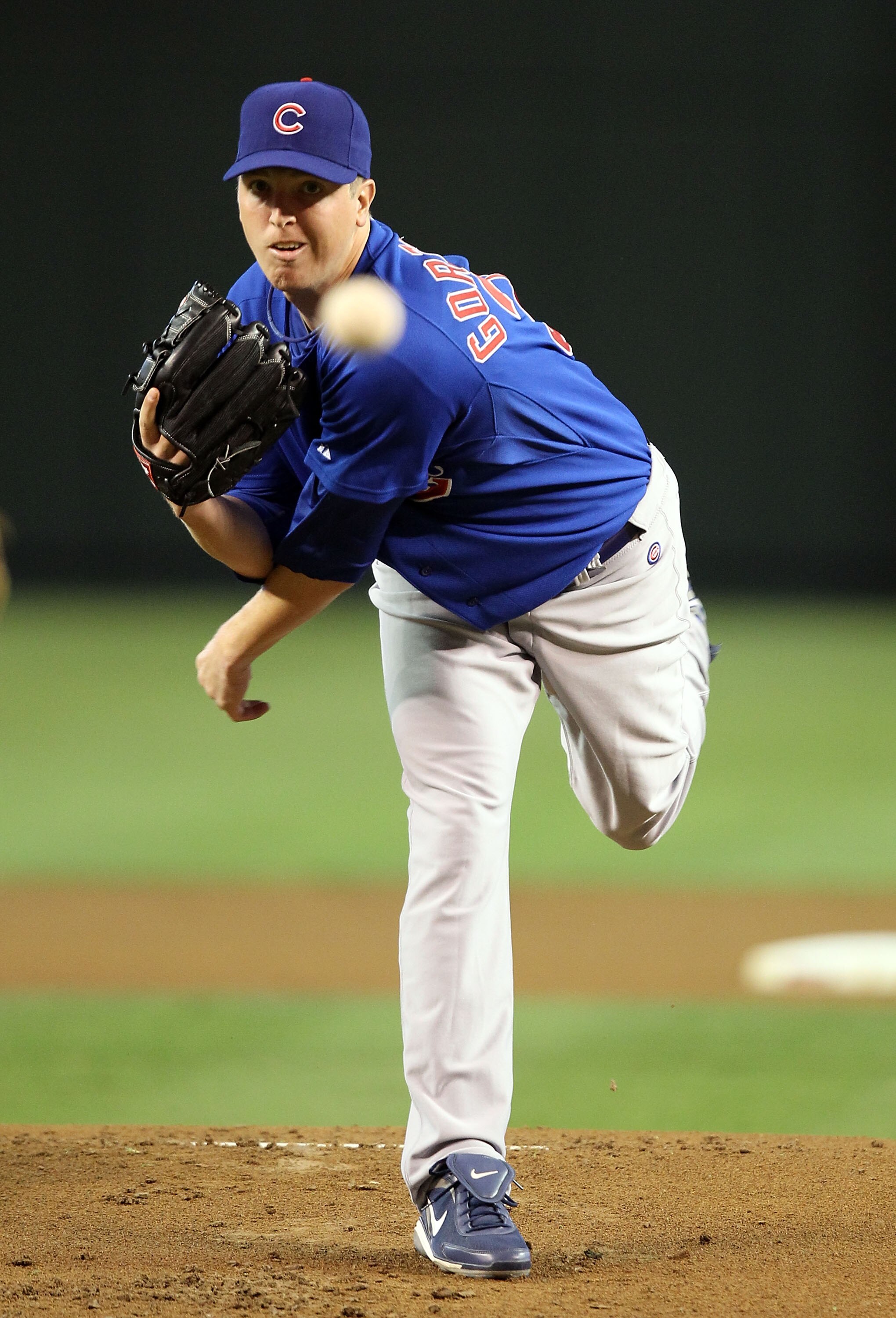 PHOENIX - JULY 05:  Pitcher Tom Gorzelanny #32 of the Chicago Cubs pitches against the Arizona Diamondbacks during the Major League Baseball game at Chase Field on July 5, 2010 in Phoenix, Arizona.  (Photo by Christian Petersen/Getty Images)