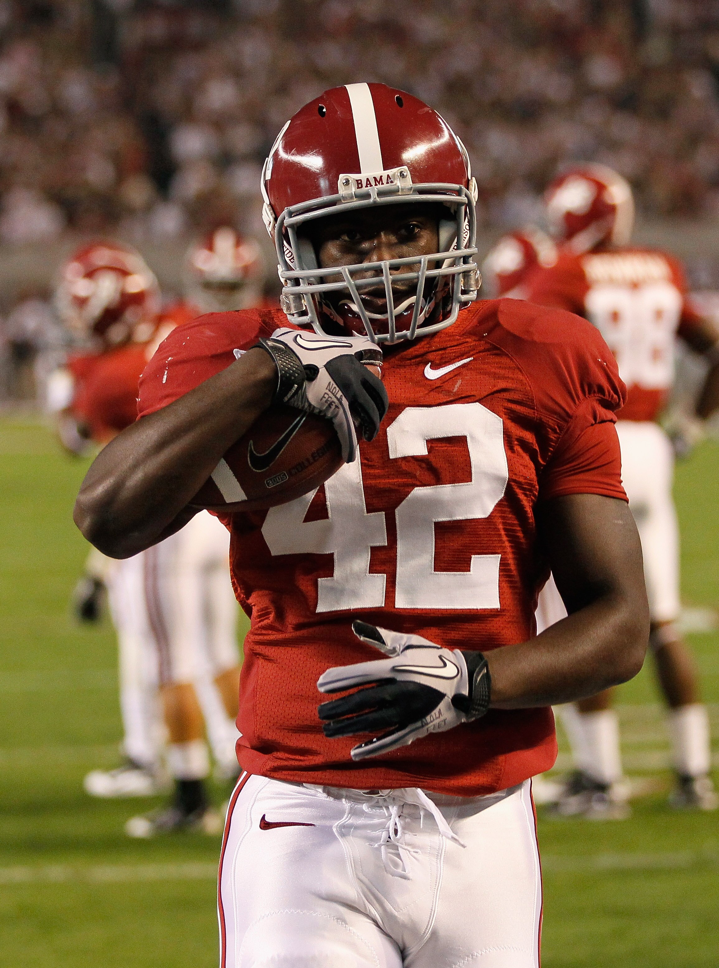 TUSCALOOSA, AL - OCTOBER 16:  Eddie Lacy #42 of the Alabama Crimson Tide against the Ole Miss Rebels at Bryant-Denny Stadium on October 16, 2010 in Tuscaloosa, Alabama.  (Photo by Kevin C. Cox/Getty Images)