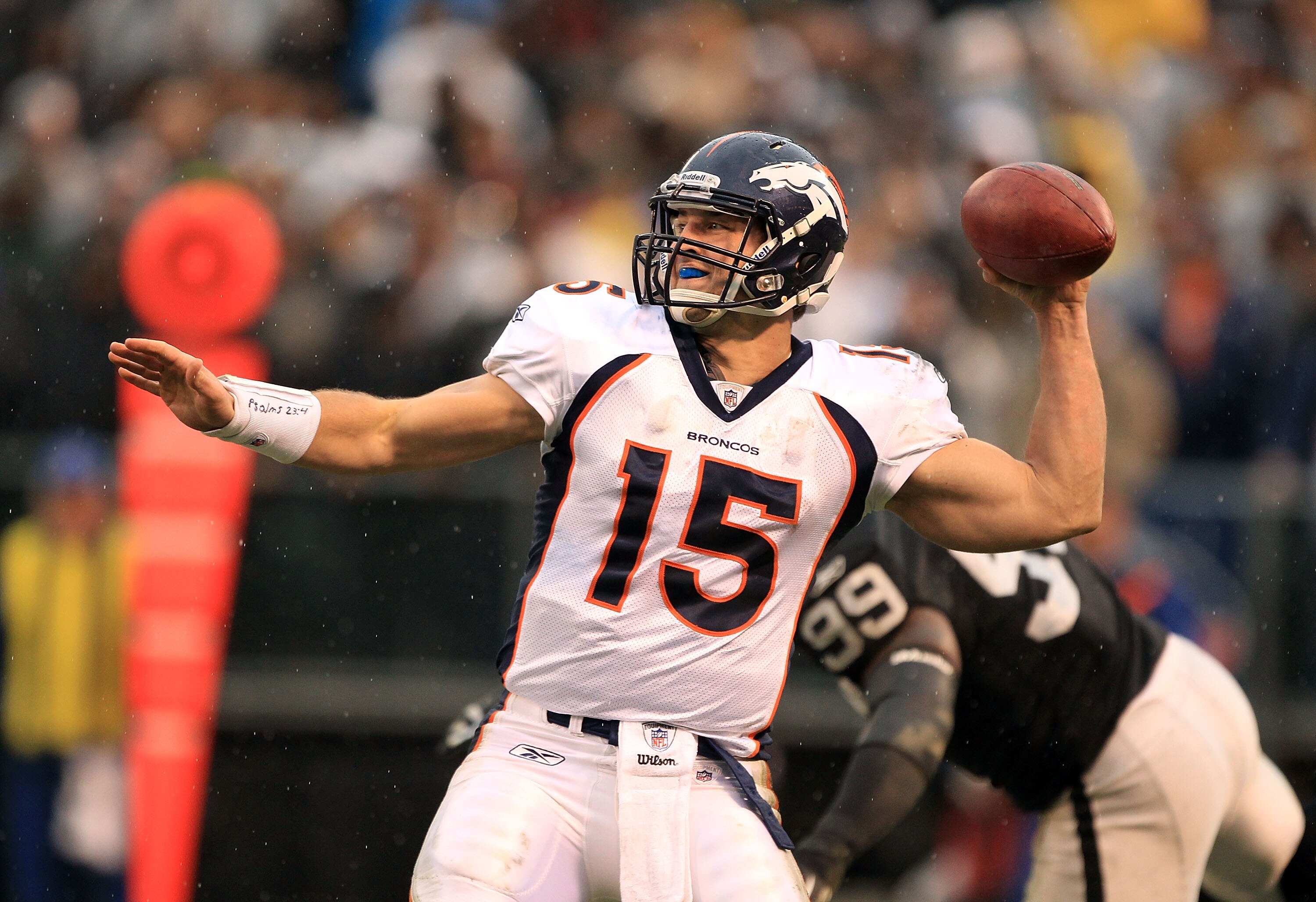 OAKLAND, CA - DECEMBER 19:  Tim Tebow #15 of the Denver Broncos throws the ball during their game against the Oakland Raiders at Oakland-Alameda County Coliseum on December 19, 2010 in Oakland, California.  (Photo by Ezra Shaw/Getty Images)