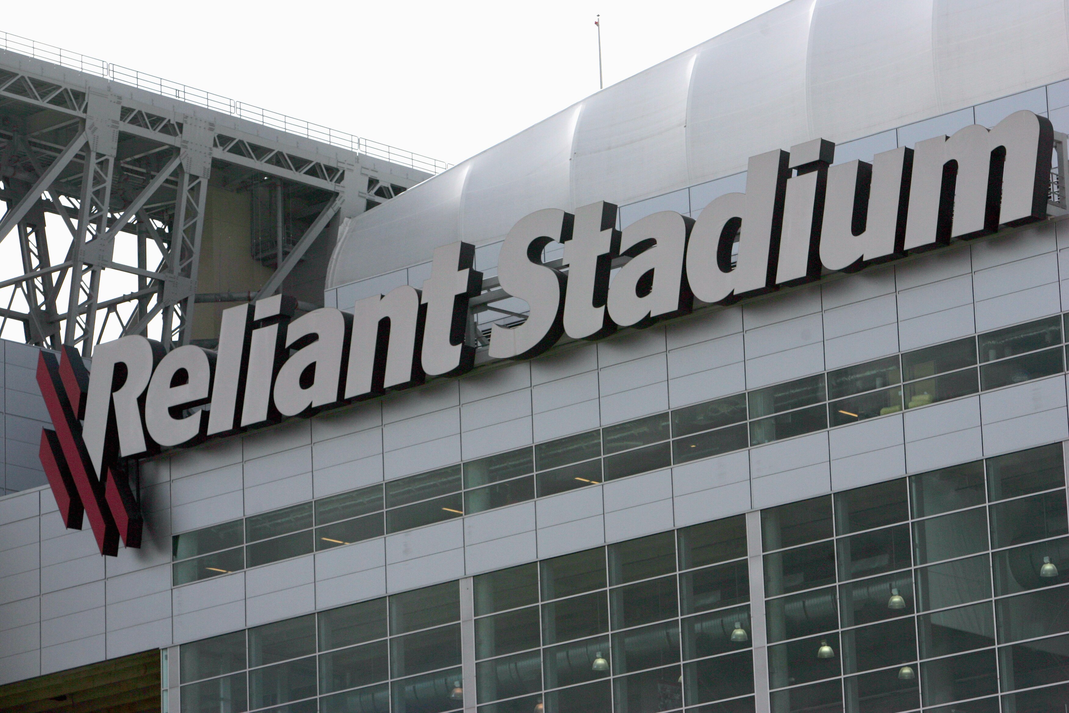 HOUSTON - SEPTEMBER 10:  A general exterior view of Reliant Stadium taken before the game between the Philadelphia Eagles and the Houston Texans on September 10, 2006 at Reliant Stadium in Houston, Texas. (Photo by Ronald Martinez/Getty Images)