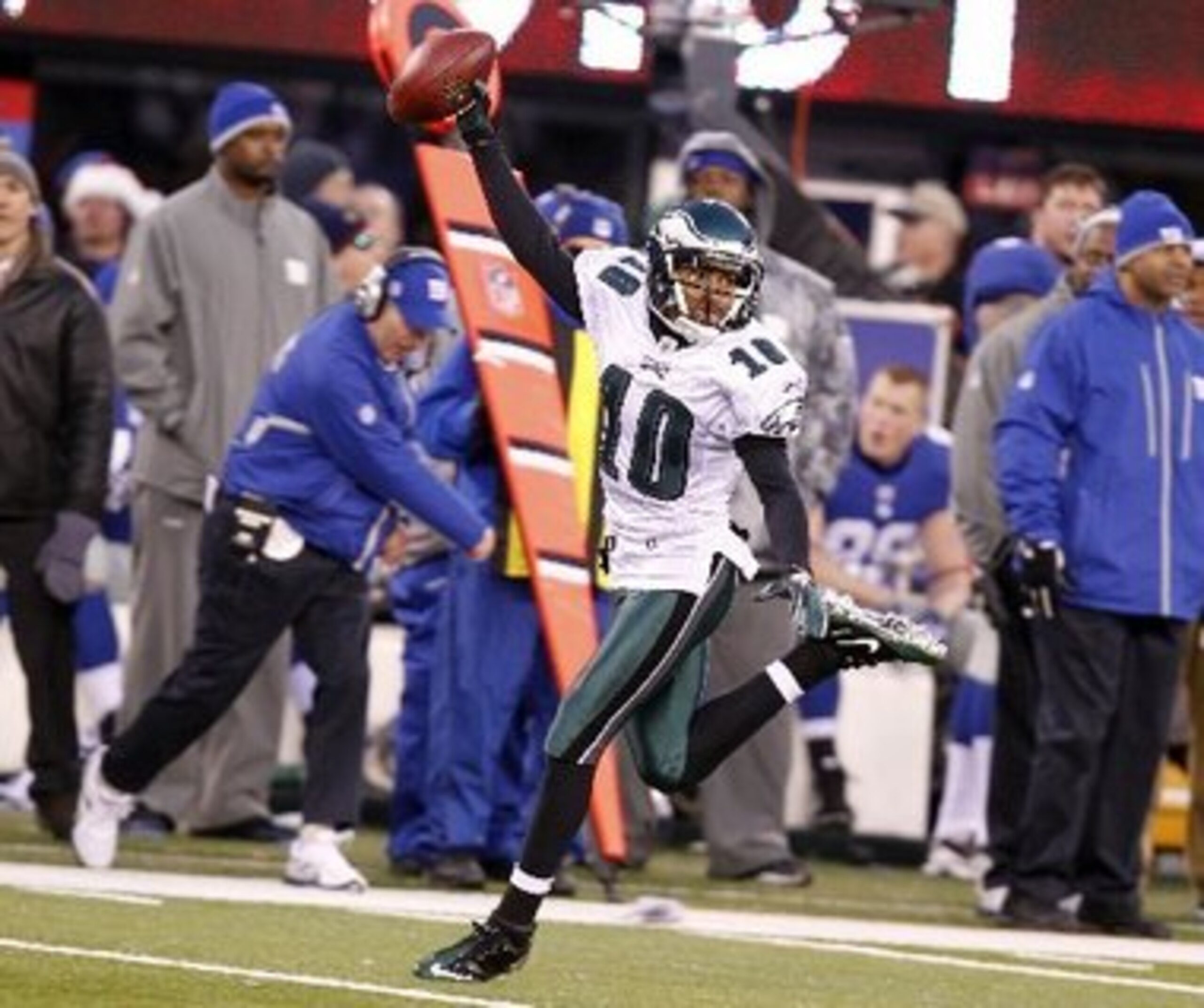 DeSean wonders why Matt Dodge actually kicked to him.