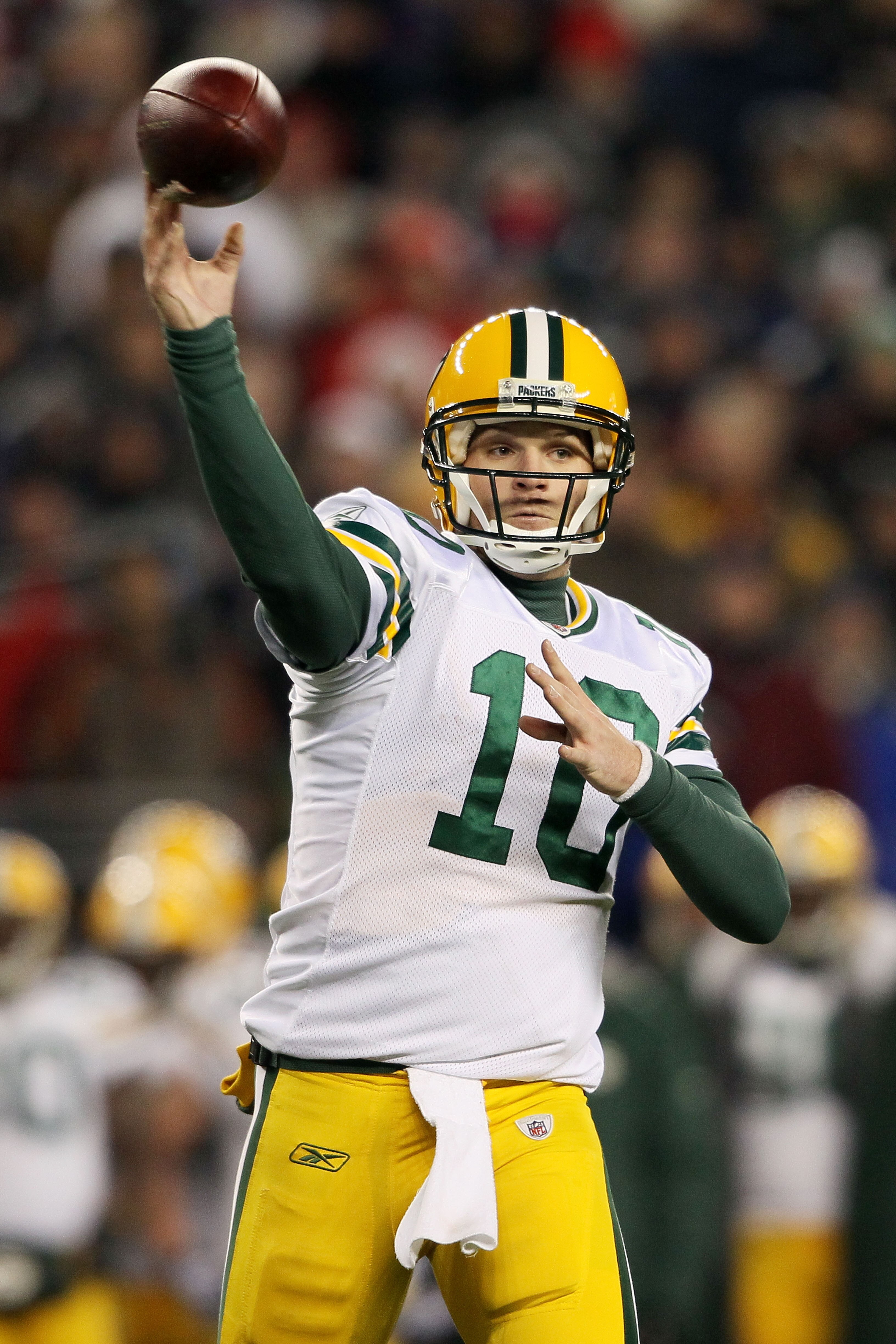 FOXBORO, MA - DECEMBER 19:  Quarterback Matt Flynn #10 of the Green Bay Packers throws a pass against the New England Patriots during the third quarter of the game at Gillette Stadium on December 19, 2010 in Foxboro, Massachusetts.  (Photo by Elsa/Getty I