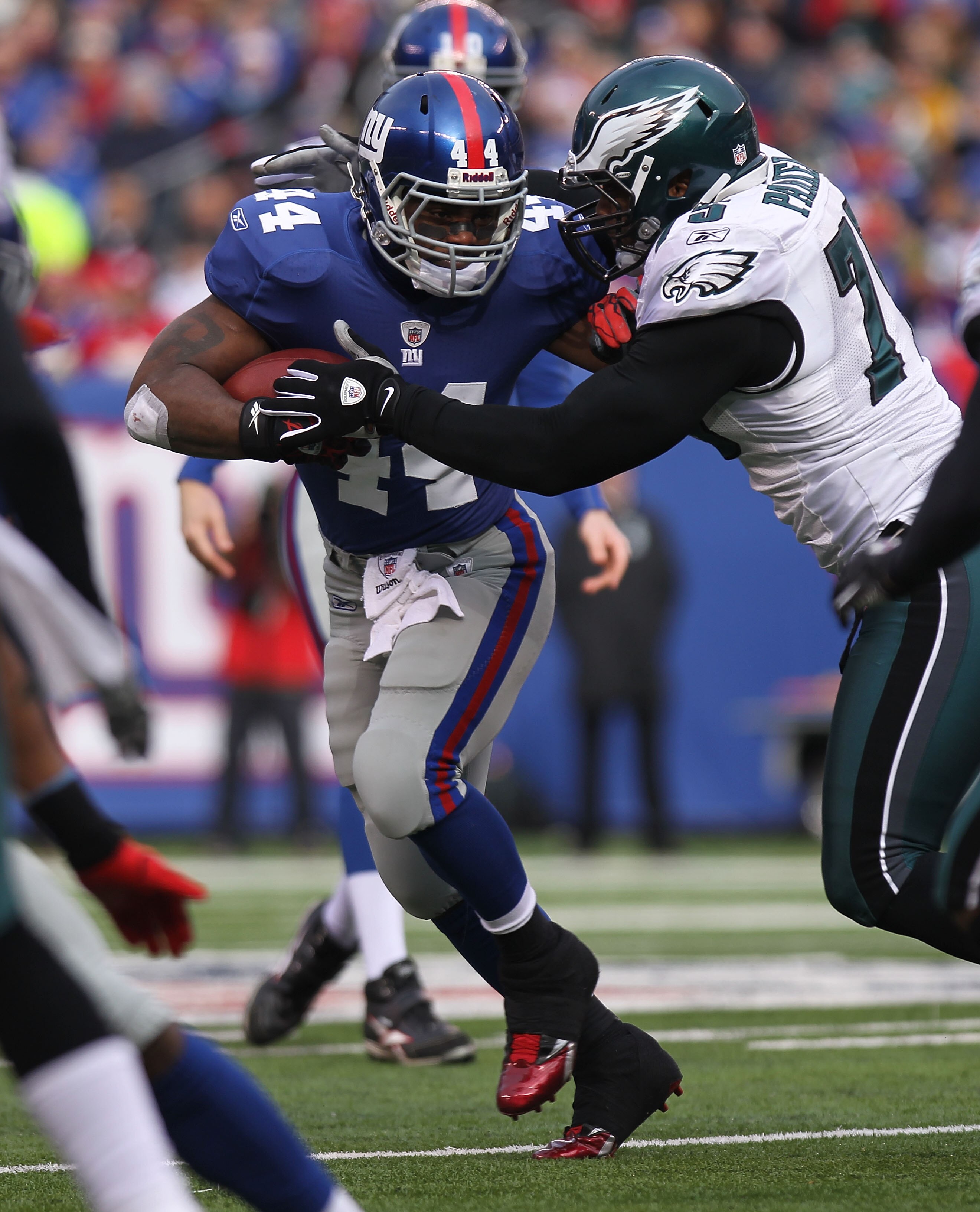 EAST RUTHERFORD, NJ - DECEMBER 19: Ahmad Bradshaw #44  of the New York Giants against the Philadelphia Eagles at New Meadowlands Stadium on December 19, 2010 in East Rutherford, New Jersey.  (Photo by Nick Laham/Getty Images)