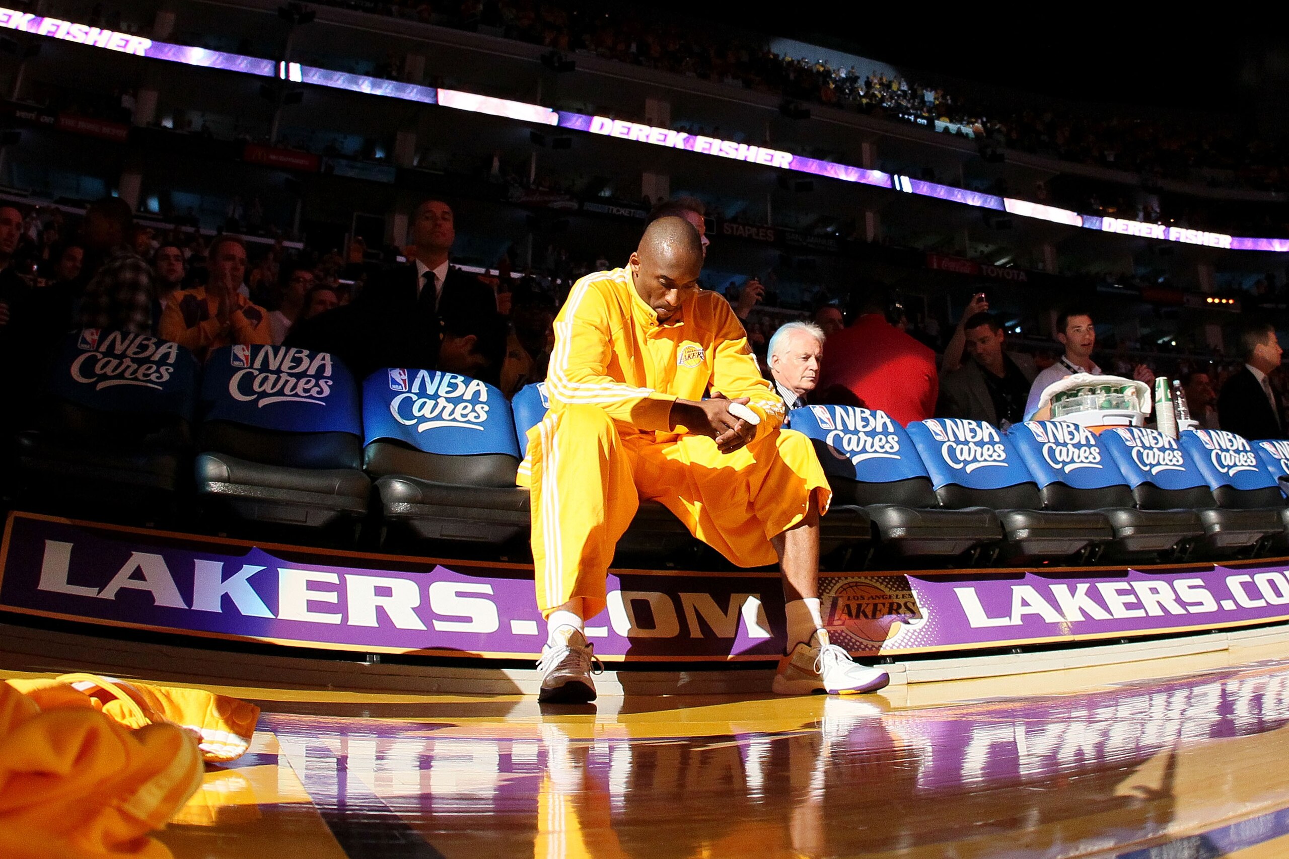 LOS ANGELES, CA - MAY 17:  Guard Kobe Bryant #24 of the Los Angeles Lakers sits in the bench prior to their game against the Phoenix Suns in Game One of the Western Conference Finals during the 2010 NBA Playoffs at Staples Center on May 17, 2010 in Los An