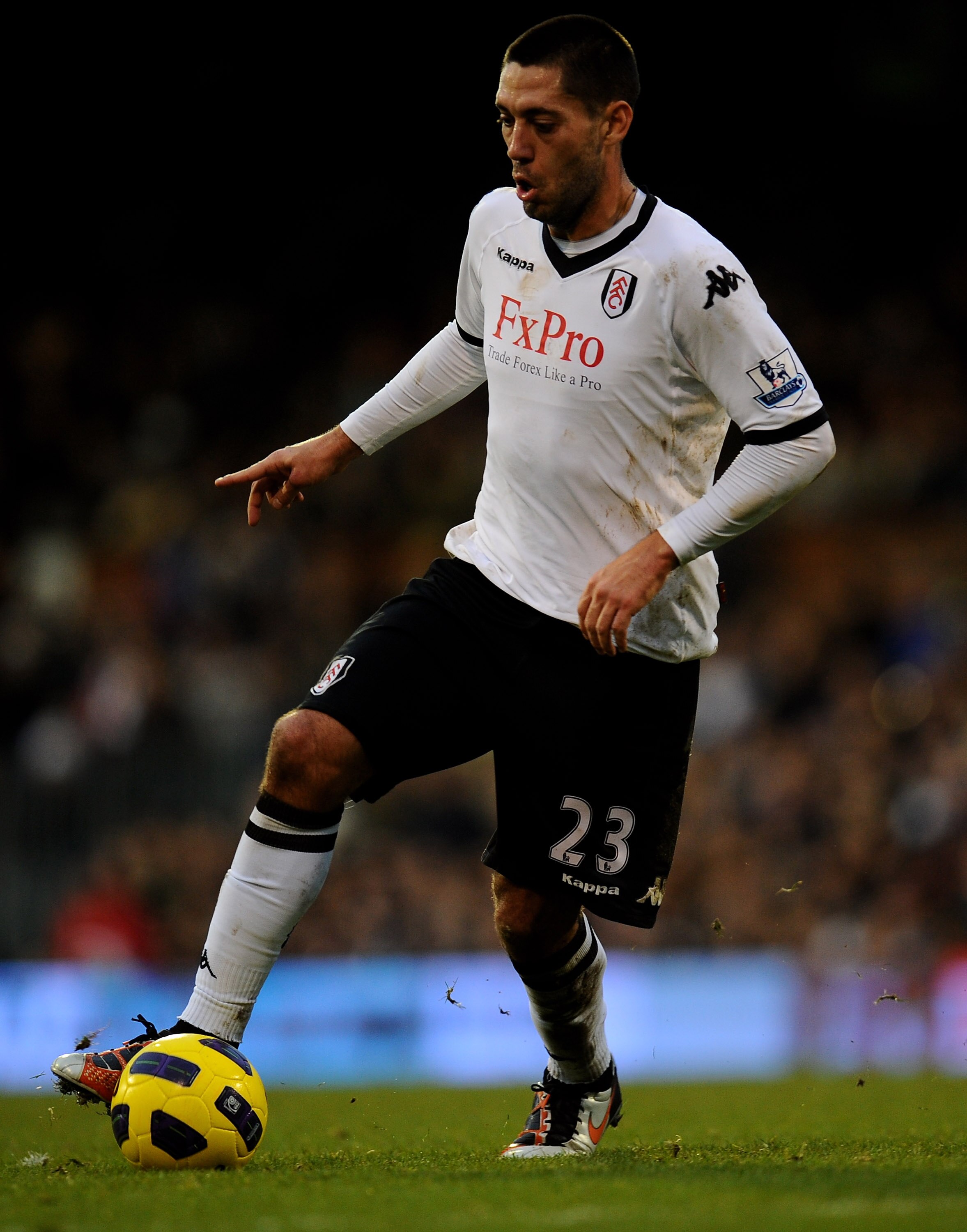 LONDON, ENGLAND - DECEMBER 11:  Clint Dempsey of Fulham controls the ball during the Barclays Premier League match between Fulham and Sunderland at Craven Cottage on December 11, 2010 in London, England.  (Photo by Clive Mason/Getty Images)