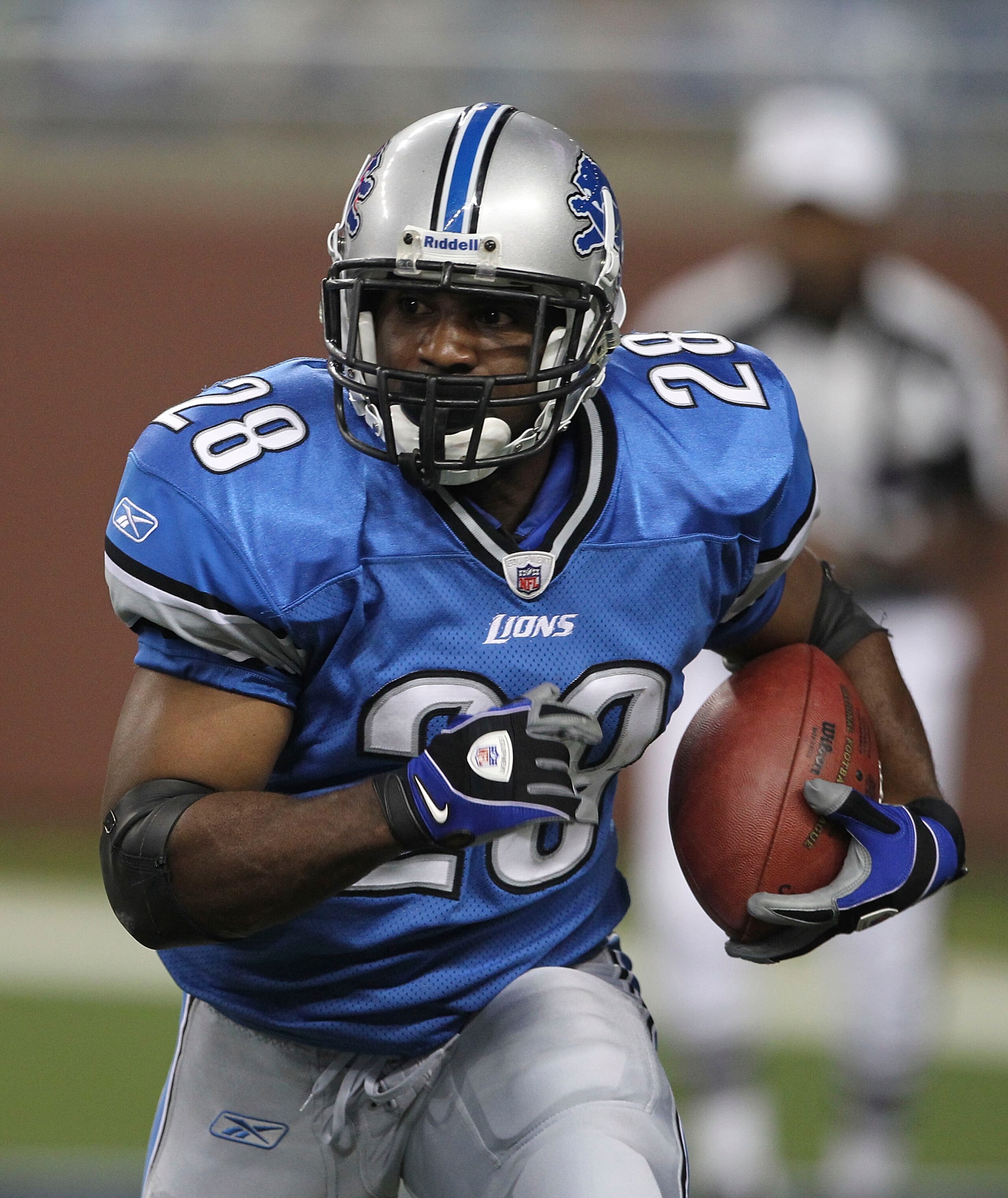 DETROIT - SEPTEMBER 02: Maurice Morris #28 of the Detroit Lions runs for a short gain in the second quarter of the preseason game against the Buffalo Bills at Ford Field on September 2, 2010 in Detroit, Michigan.  (Photo by Leon Halip/Getty Images)