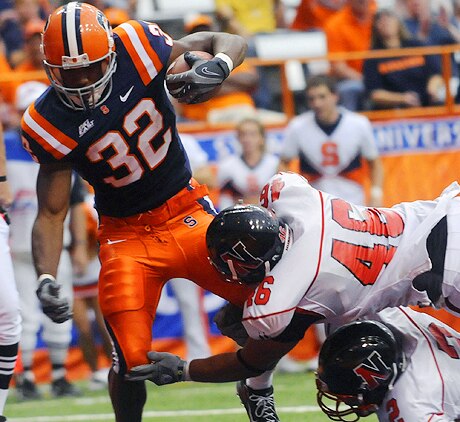 Syracuse linebacker Doug Hogue