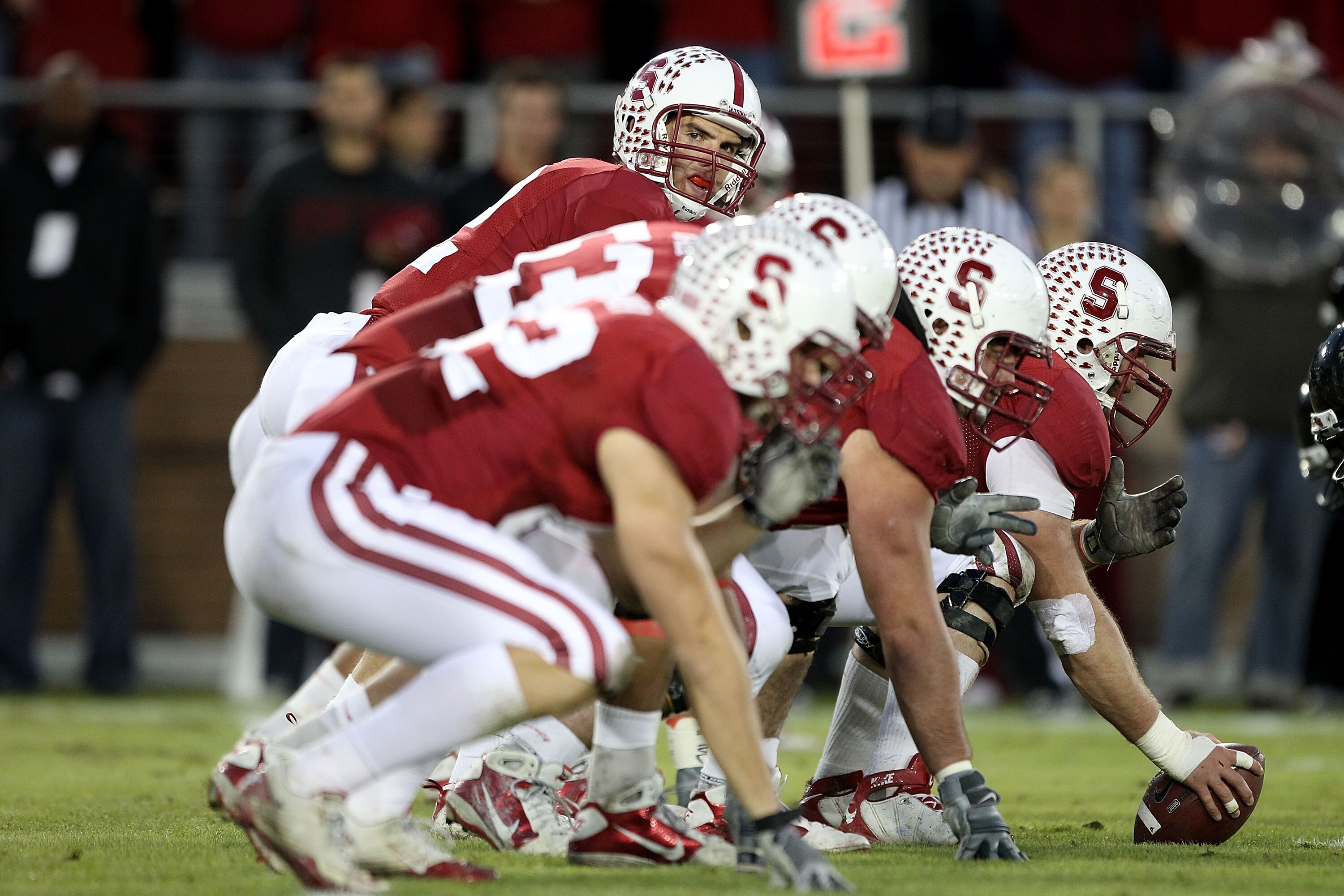 PALO ALTO, CA - NOVEMBER 27:  Andrew Luck #12 of the Stanford Cardinal in action against the Oregon State Beavers at Stanford Stadium on November 27, 2010 in Palo Alto, California.  (Photo by Ezra Shaw/Getty Images)