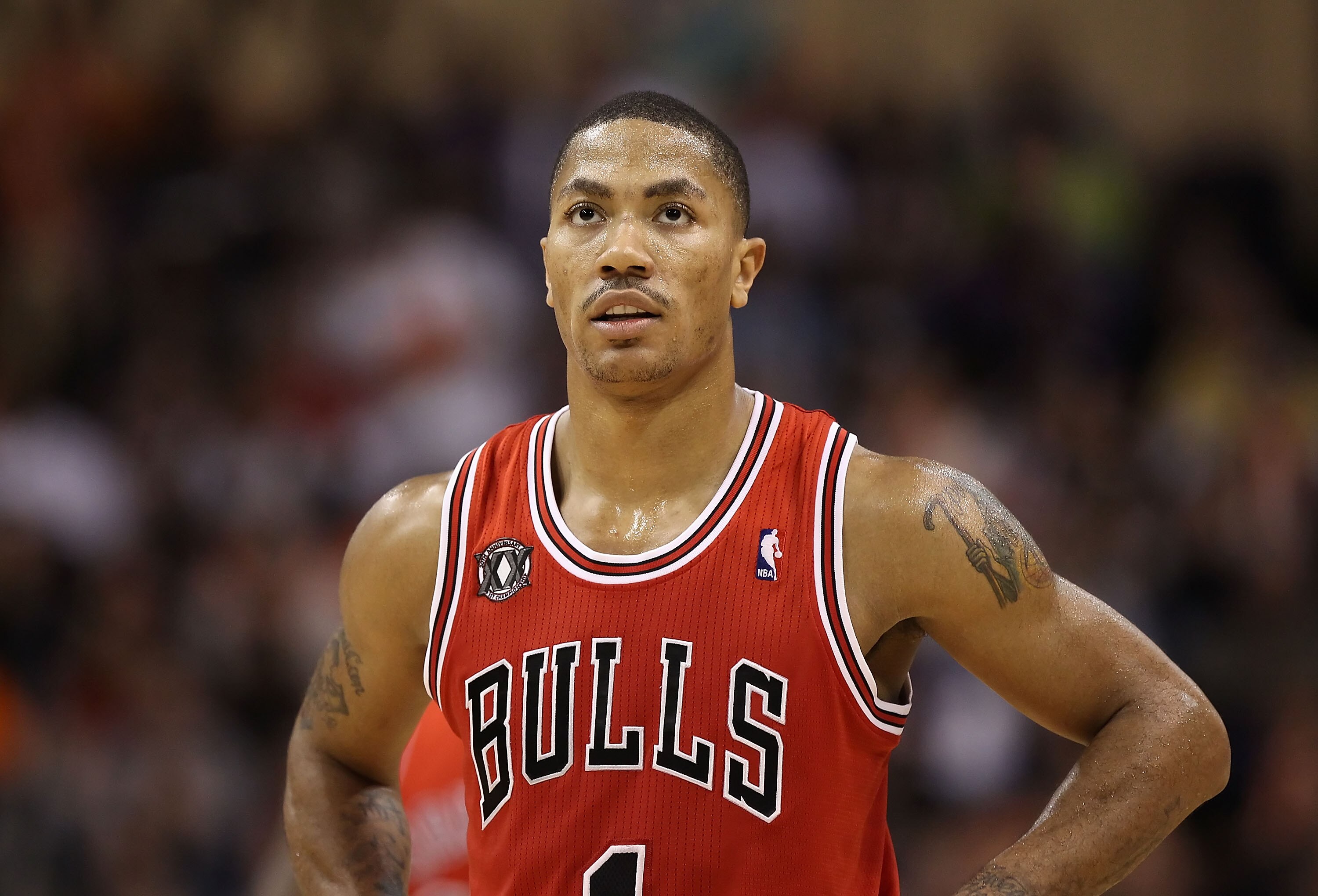 PHOENIX - NOVEMBER 24:  Derrick Rose #1 of the Chicago Bulls during the NBA game against the Phoenix Suns at US Airways Center on November 24, 2010 in Phoenix, Arizona. The Bulls defeated the Suns 123-115 in double overtime. NOTE TO USER: User expressly a