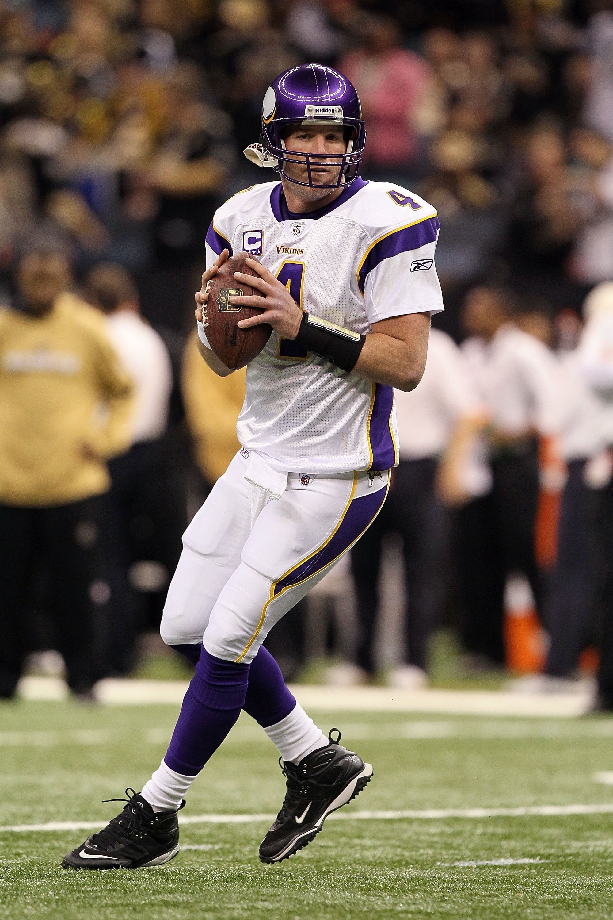 NEW ORLEANS - JANUARY 24:  Brett Favre #4 of the Minnesota Vikings warms up against the New Orleans Saints during the NFC Championship Game at the Louisiana Superdome on January 24, 2010 in New Orleans, Louisiana. The Saints won 31-28 in overtime.  (Photo
