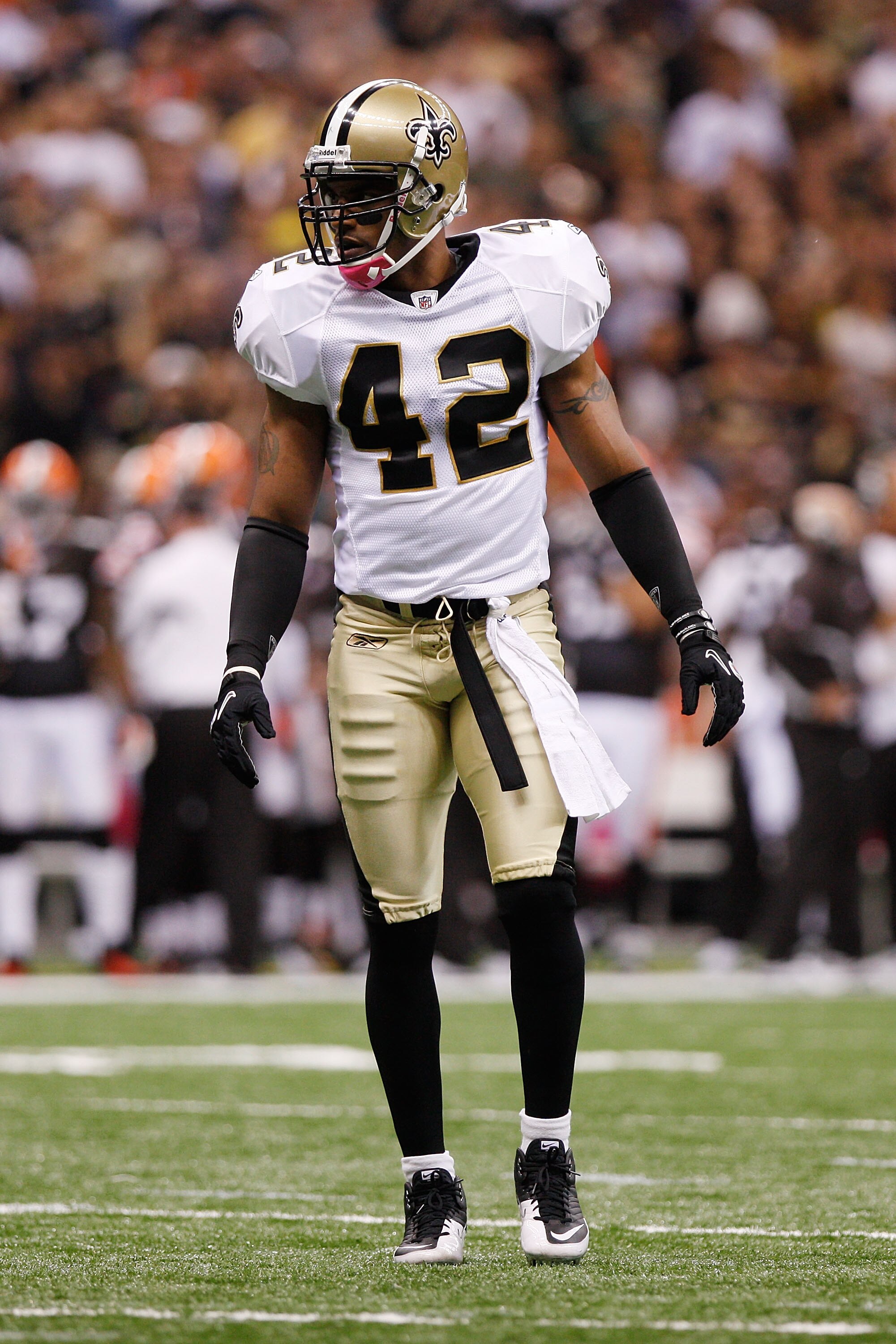 NEW ORLEANS - OCTOBER 24:  Darren Sharper #42 of the New Orleans Saints in action during the game against the Cleveland Browns at the Louisiana Superdome on October 24, 2010 in New Orleans, Louisiana.  (Photo by Chris Graythen/Getty Images)