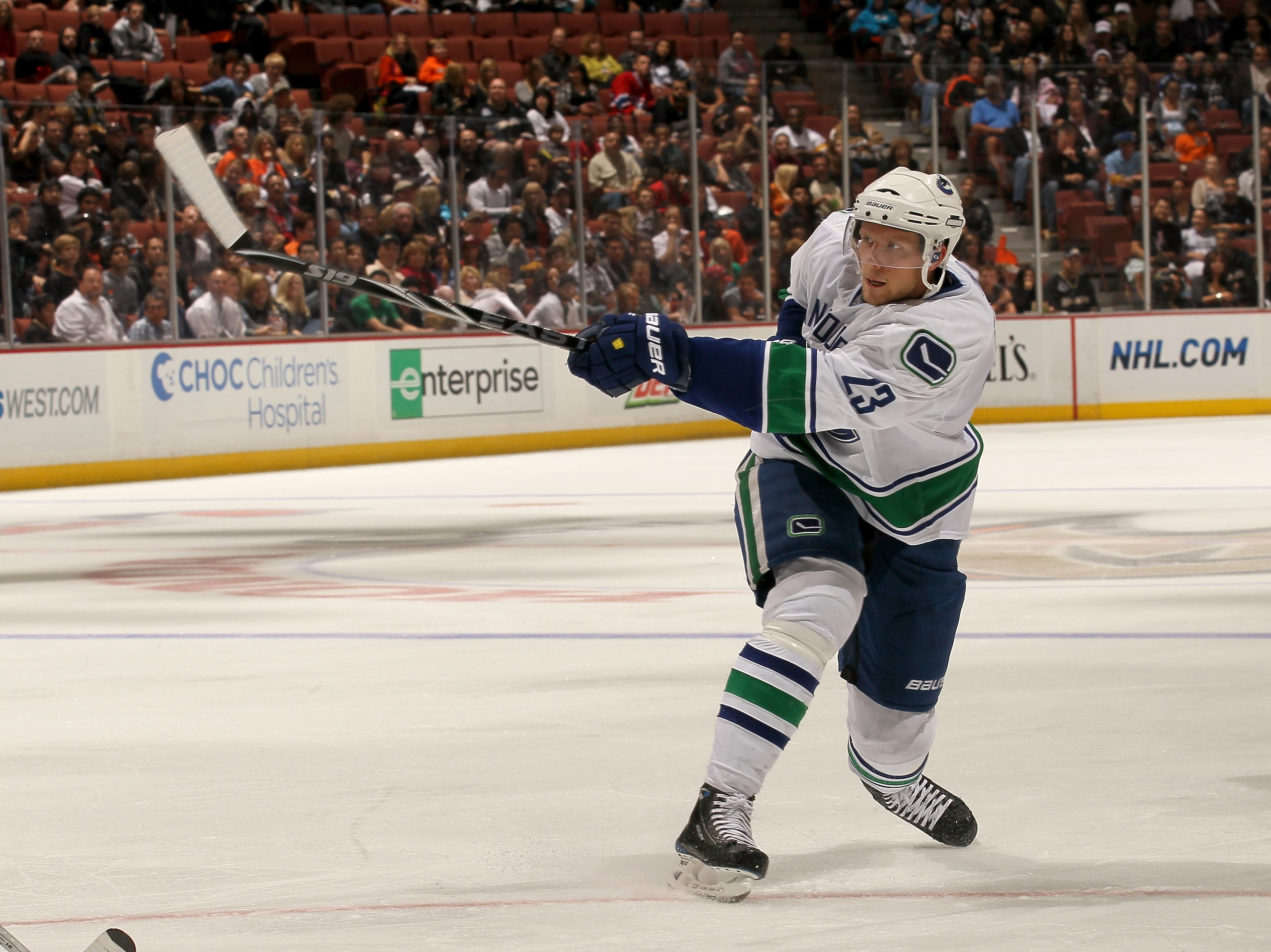 ANAHEIM, CA - OCTOBER 01:  Alexander Edler #23 of the Vancouver Canucks plays against the Anaheim Ducks at Honda Center on October 1, 2010 in Anaheim, California.  Vancouver won 4-2.  (Photo by Stephen Dunn/Getty Images)